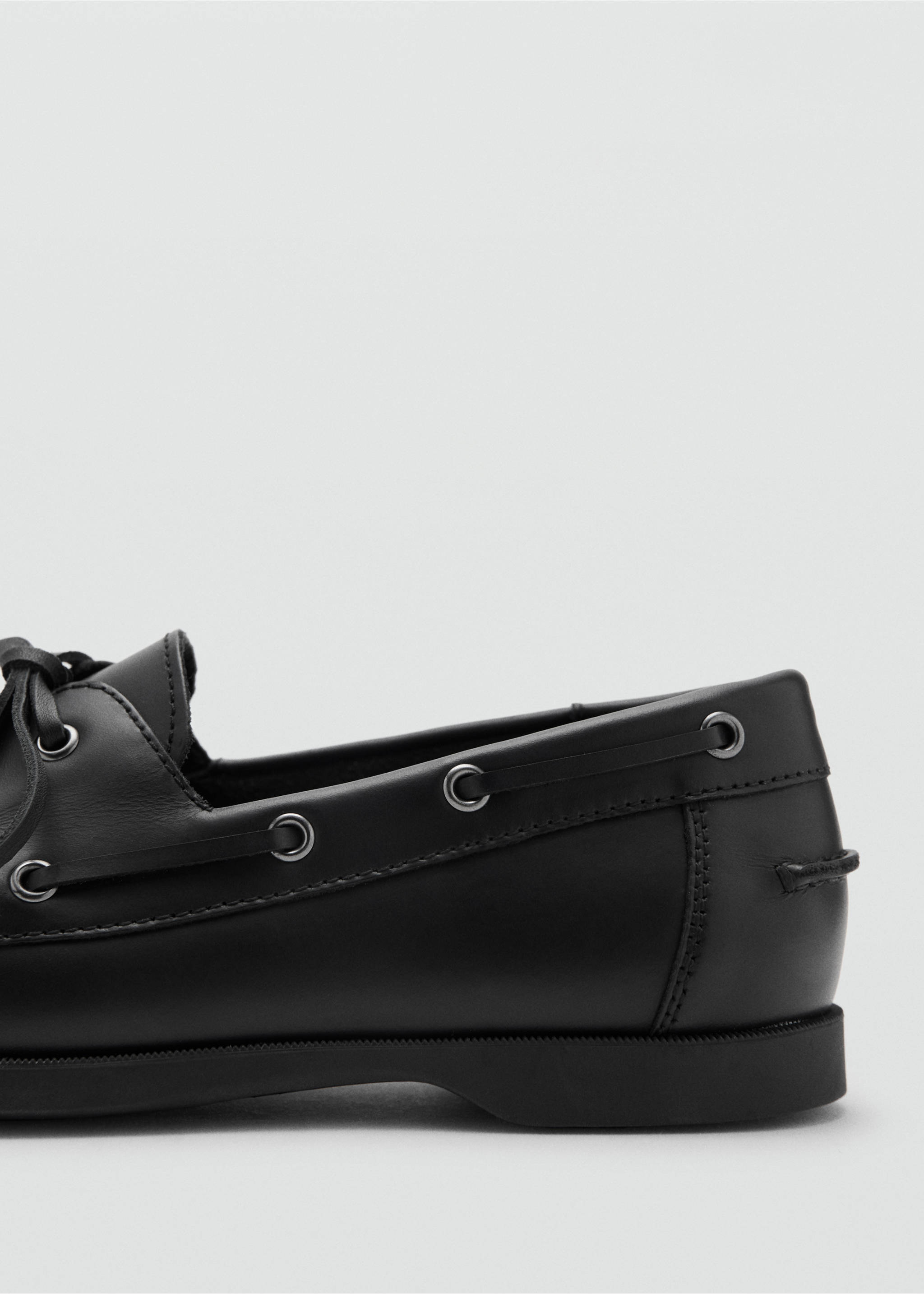 Leather nautical shoes - Details of the article 1, Black. Ref: 27084435-00.