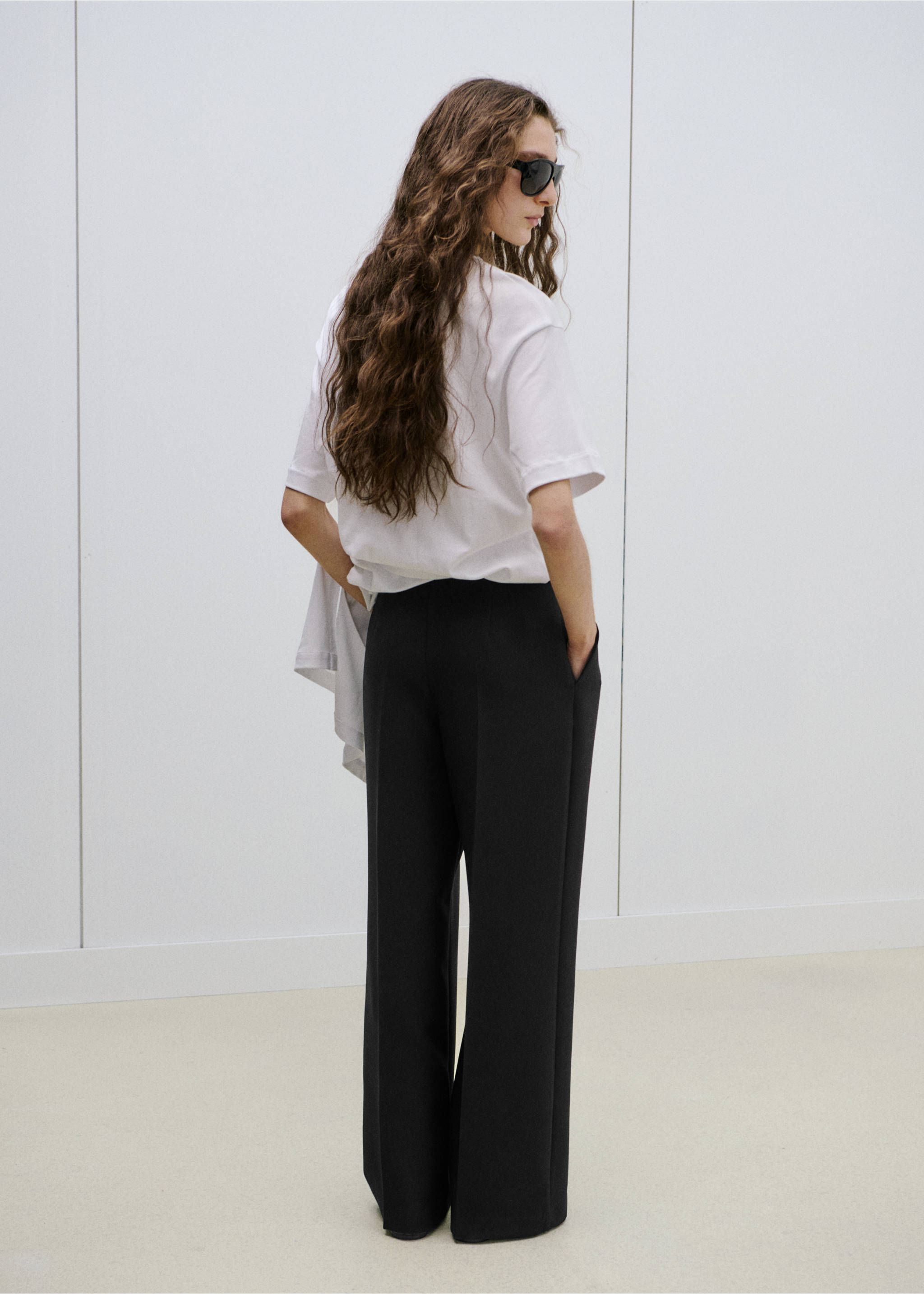 Belt straight-fit trousers - Reverse of the article, Black. Ref: 27084439-00.