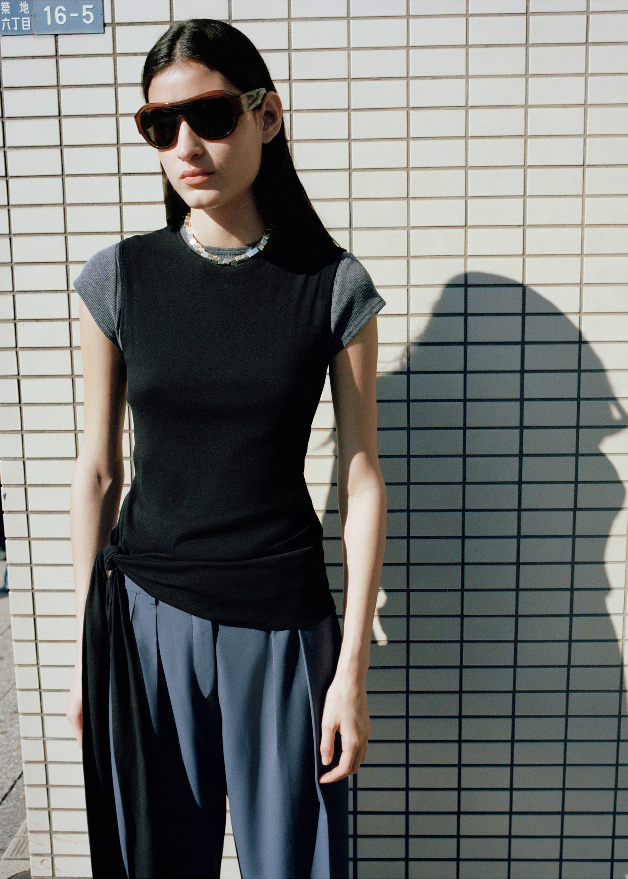Cotton top with knot detail - Medium plane, Black. Ref: 27084441-00.