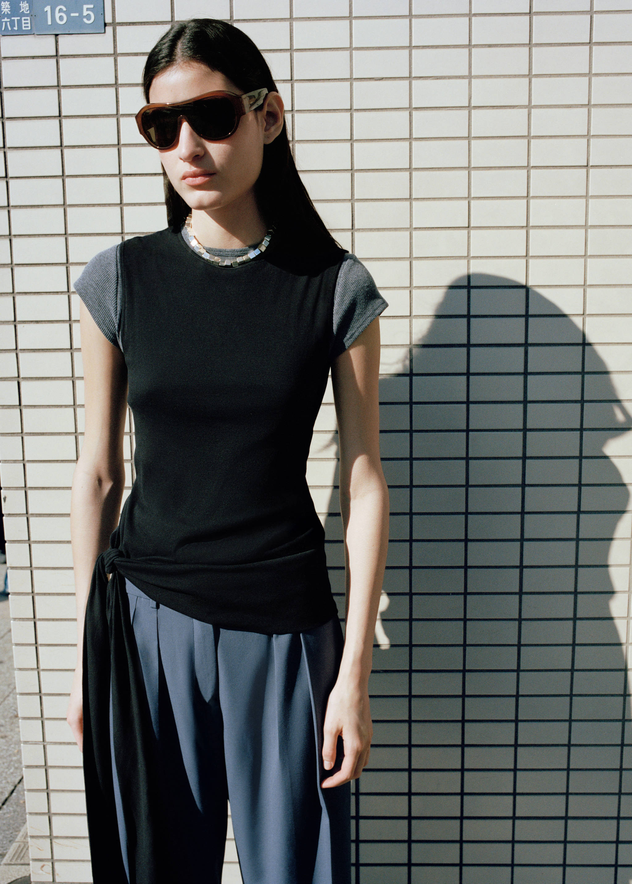 Top algodón detalle nudo - Plano medio