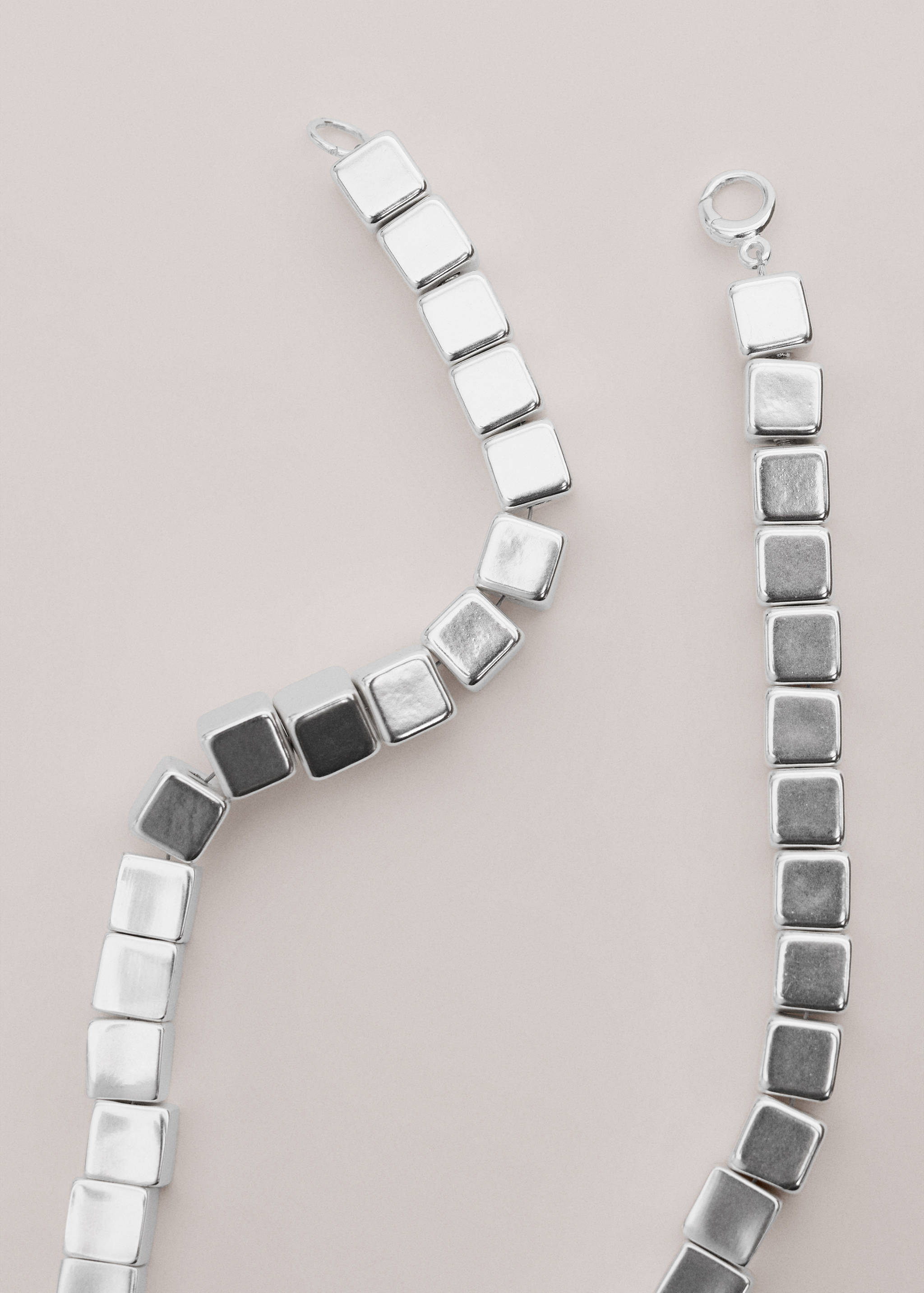 Metal cube chain collar - Details of the article 1