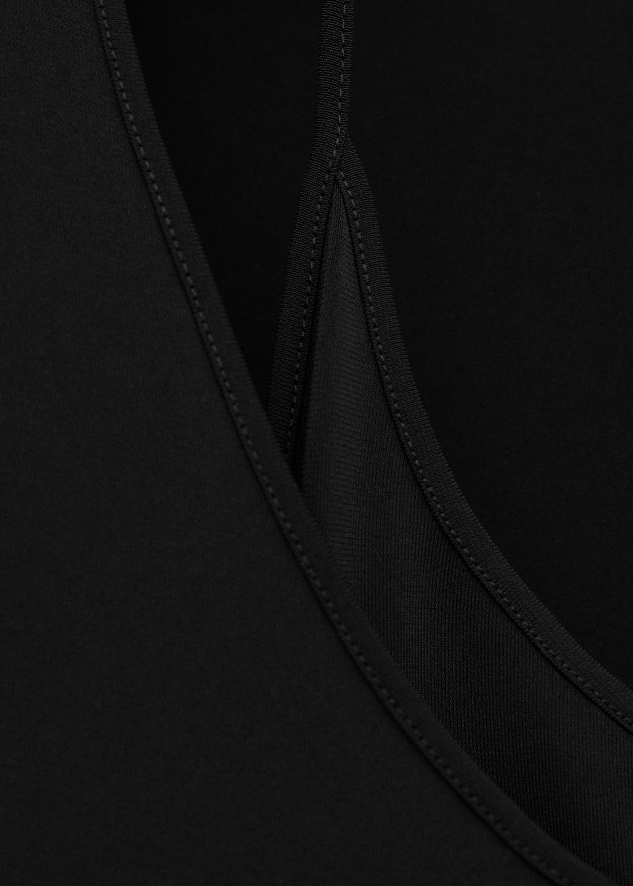 Kleid aus Feinstrick mit kombiniertem Kragen - Detail des Artikels 8