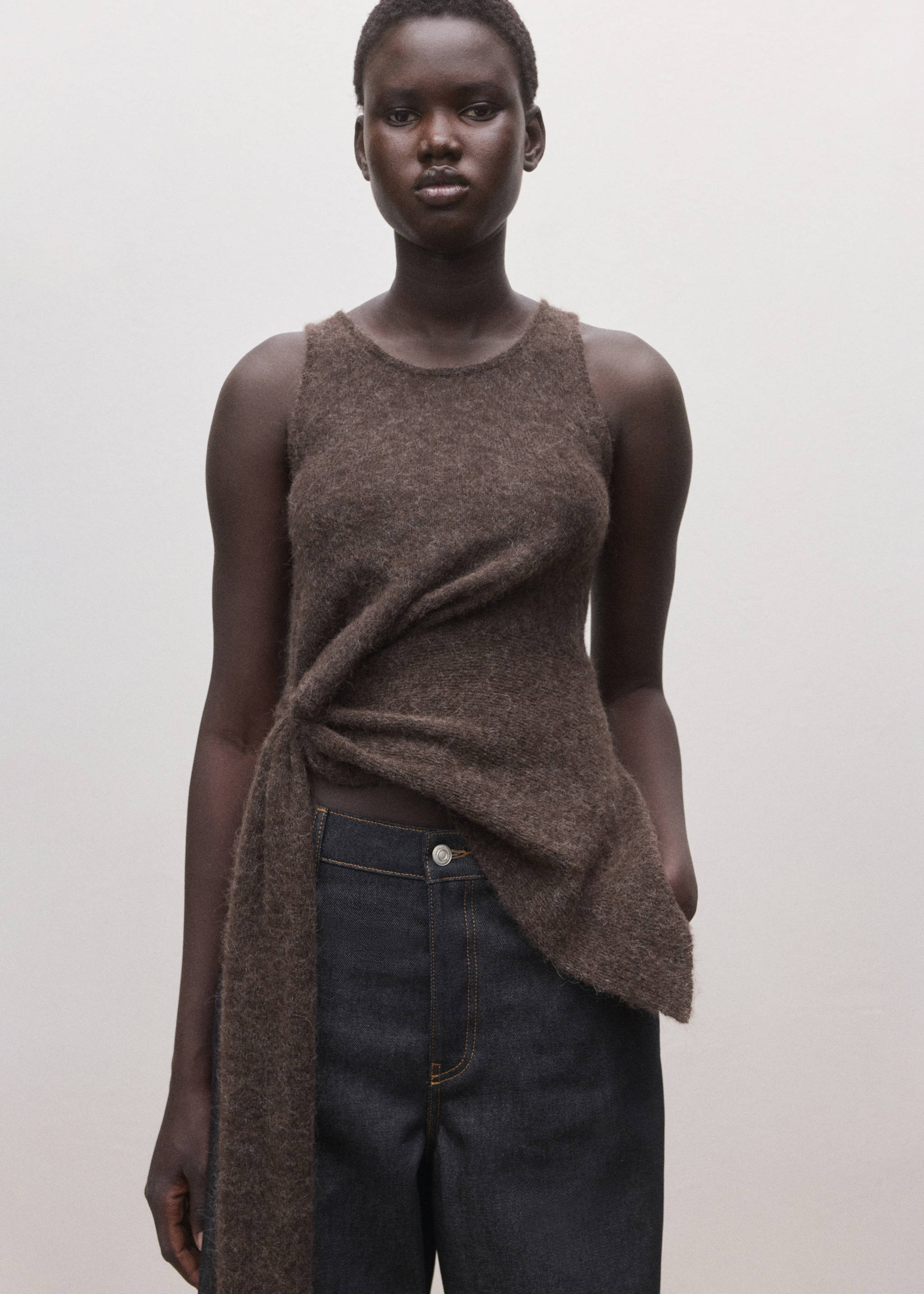 Широкие джинсы с эффектом потертости и низкой посадкой - Деталь изделия 1