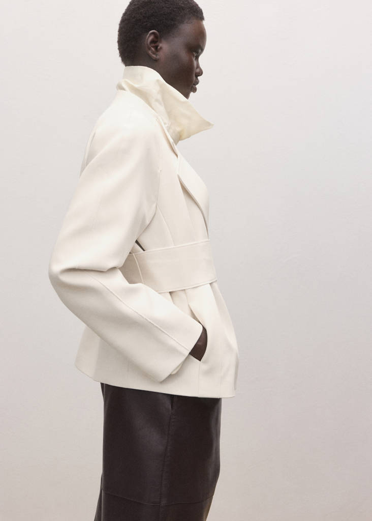 Jacket with lapels and tie belt — Ecru
