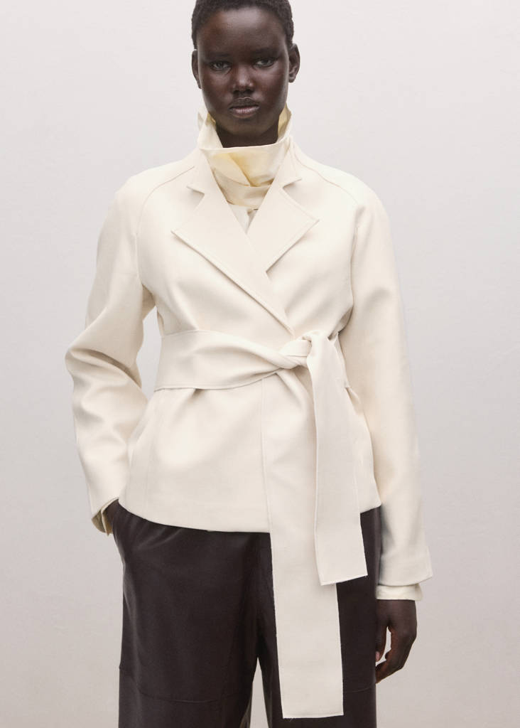 Jacket with lapels and tie belt — Ecru
