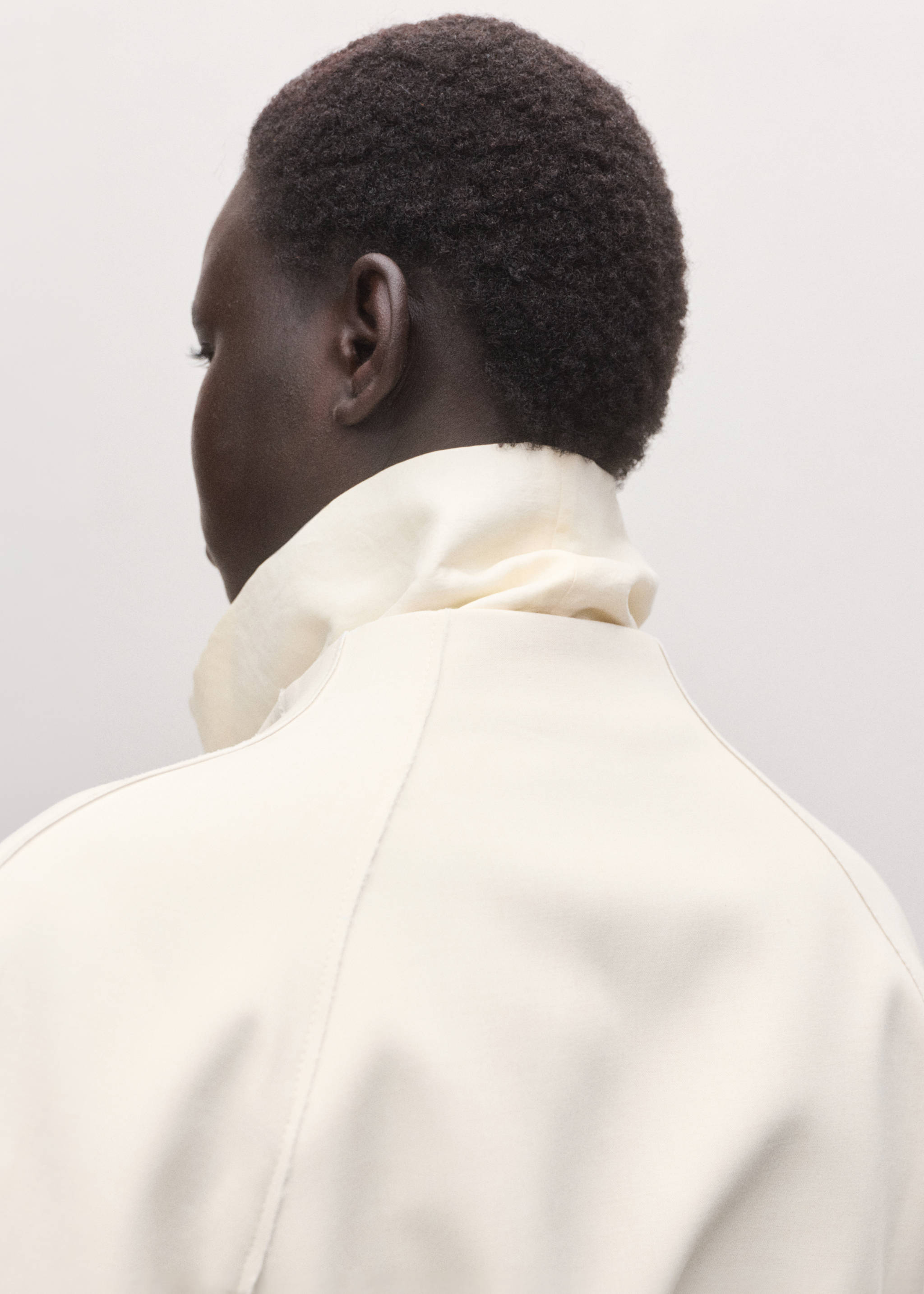 Jacket with lapels and tie belt - Details of the article 2