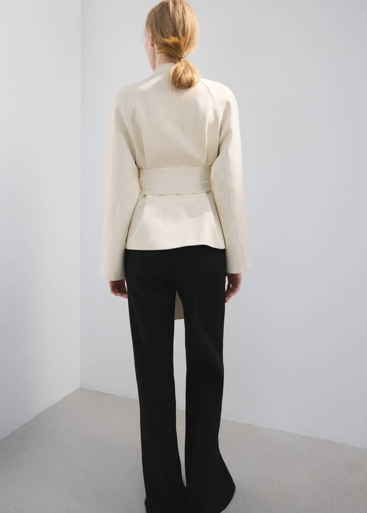Jacket with lapels and tie belt — Ecru