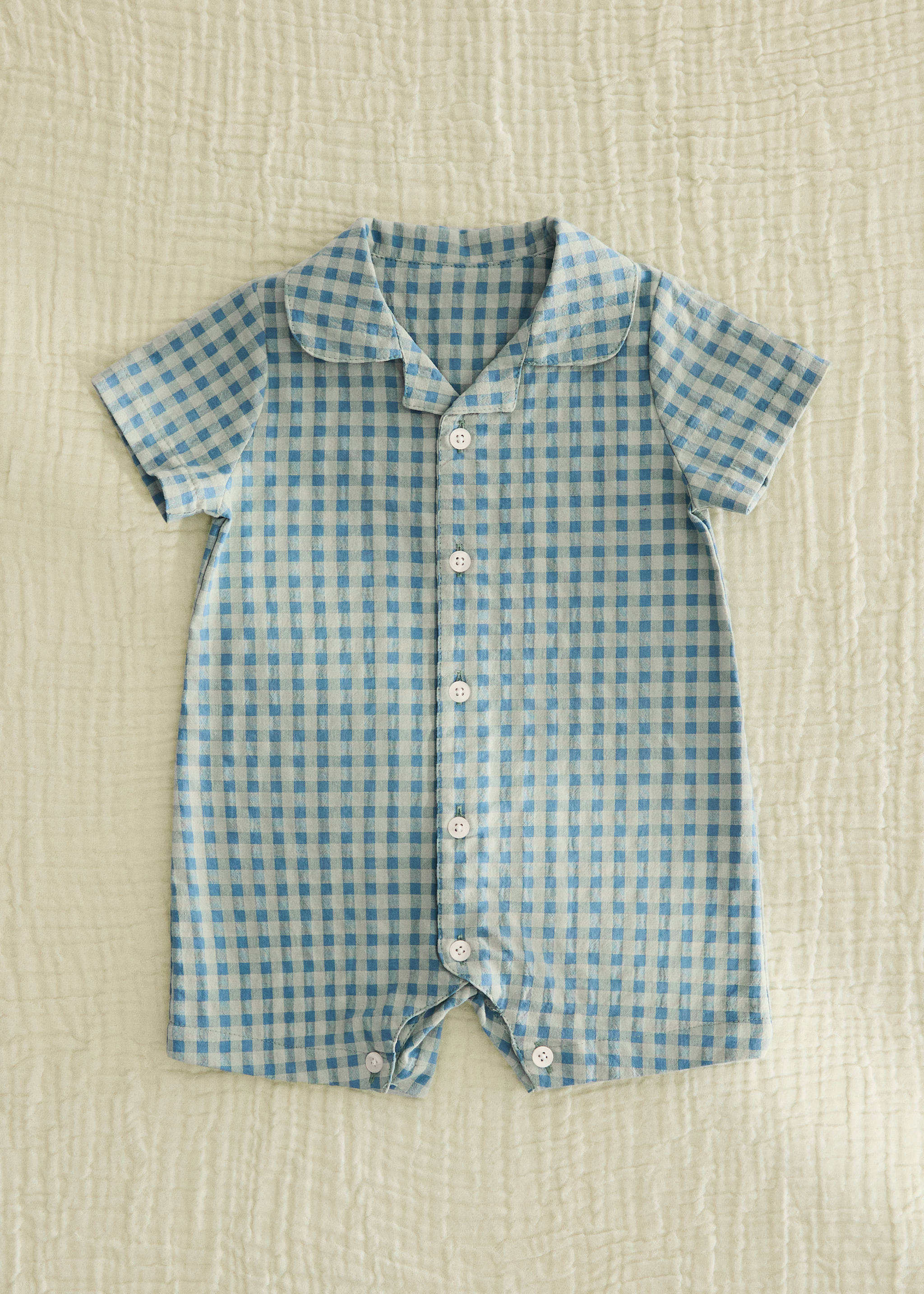 Colorful checkered pajama set - General plane