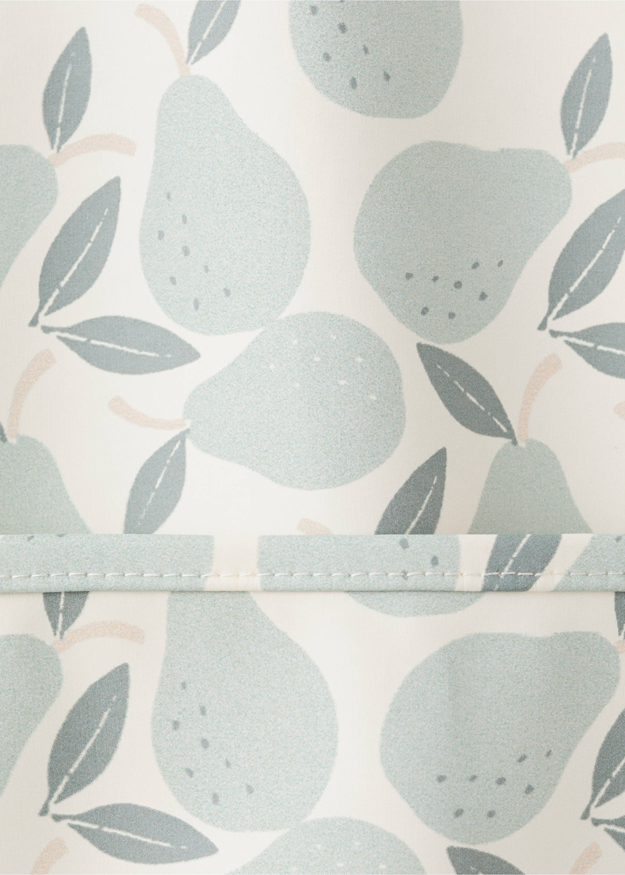 Printed bib - Details of the article 1, Off White. Ref: 27084767-00.