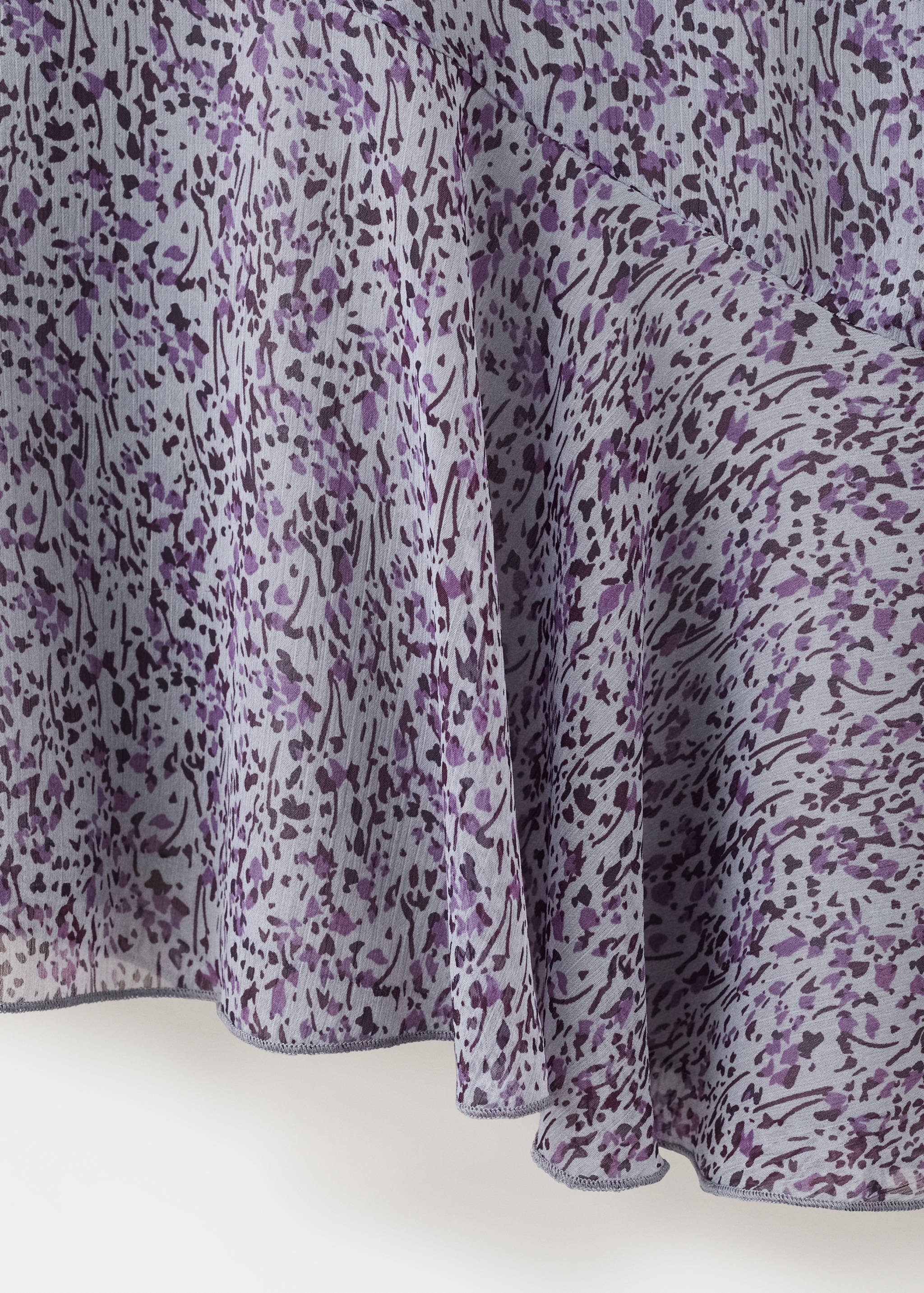 Gemustertes Kleid mit Cut-Out am Rücken - Detail des Artikels 0