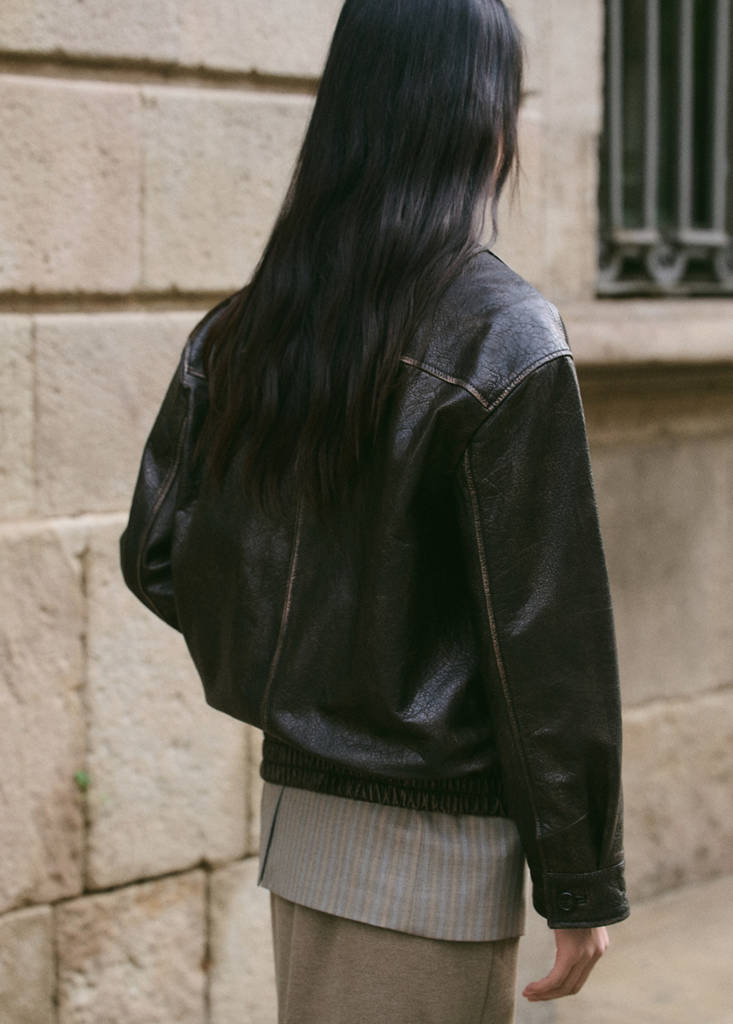 Oversized leather jacket with lapels — Brown