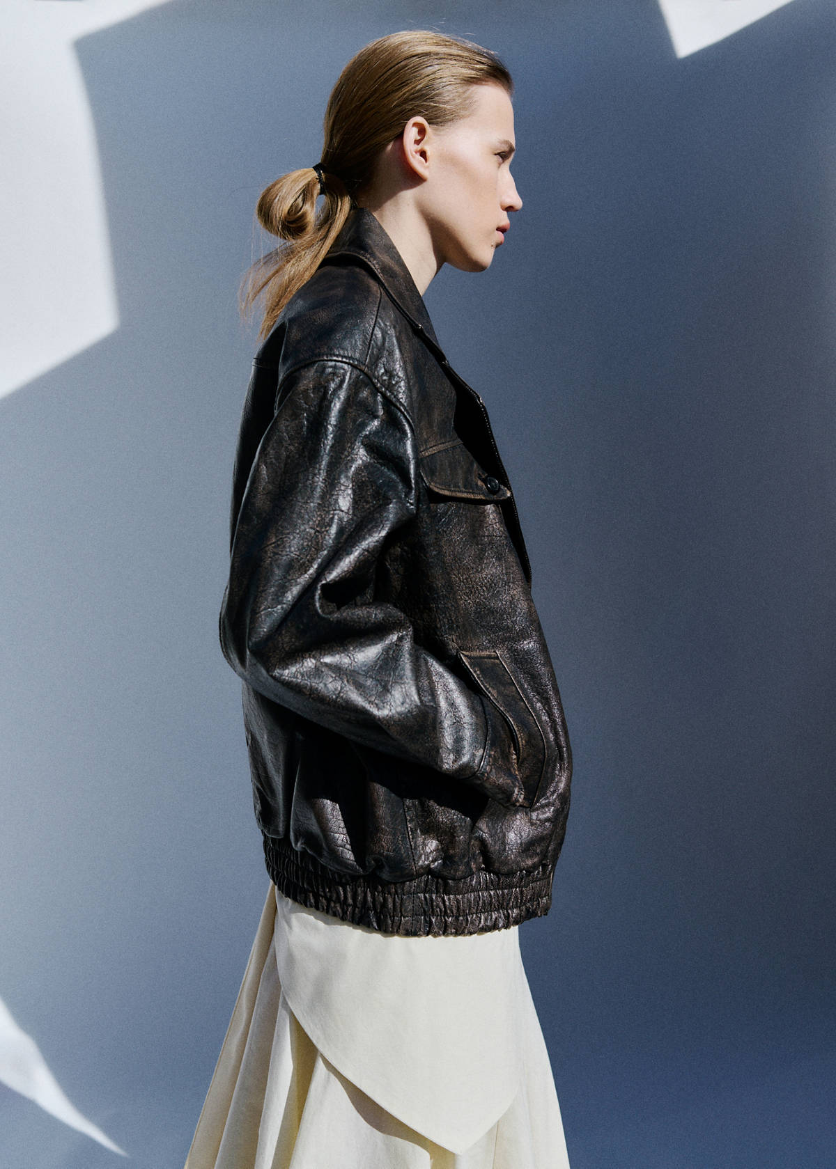Oversized leather jacket with lapels — Brown
