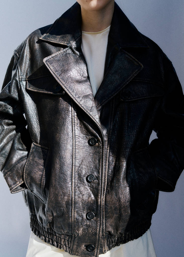 Oversized leather jacket with lapels — Brown