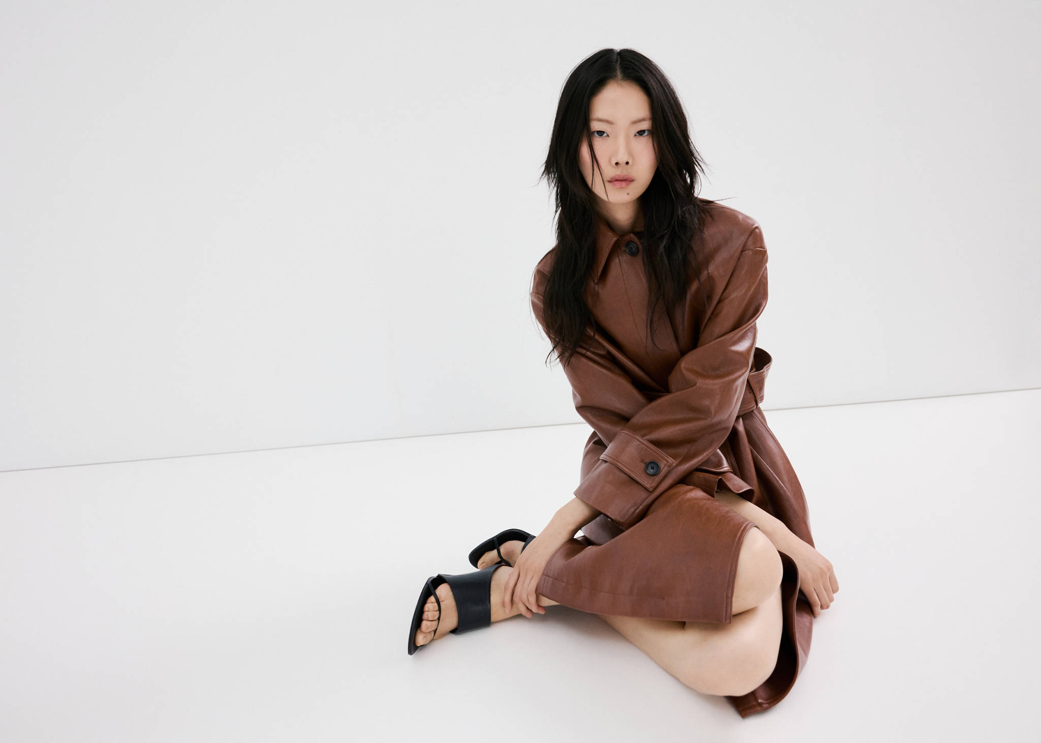 Long faux-leather trench coat with belt - Panoramic plane