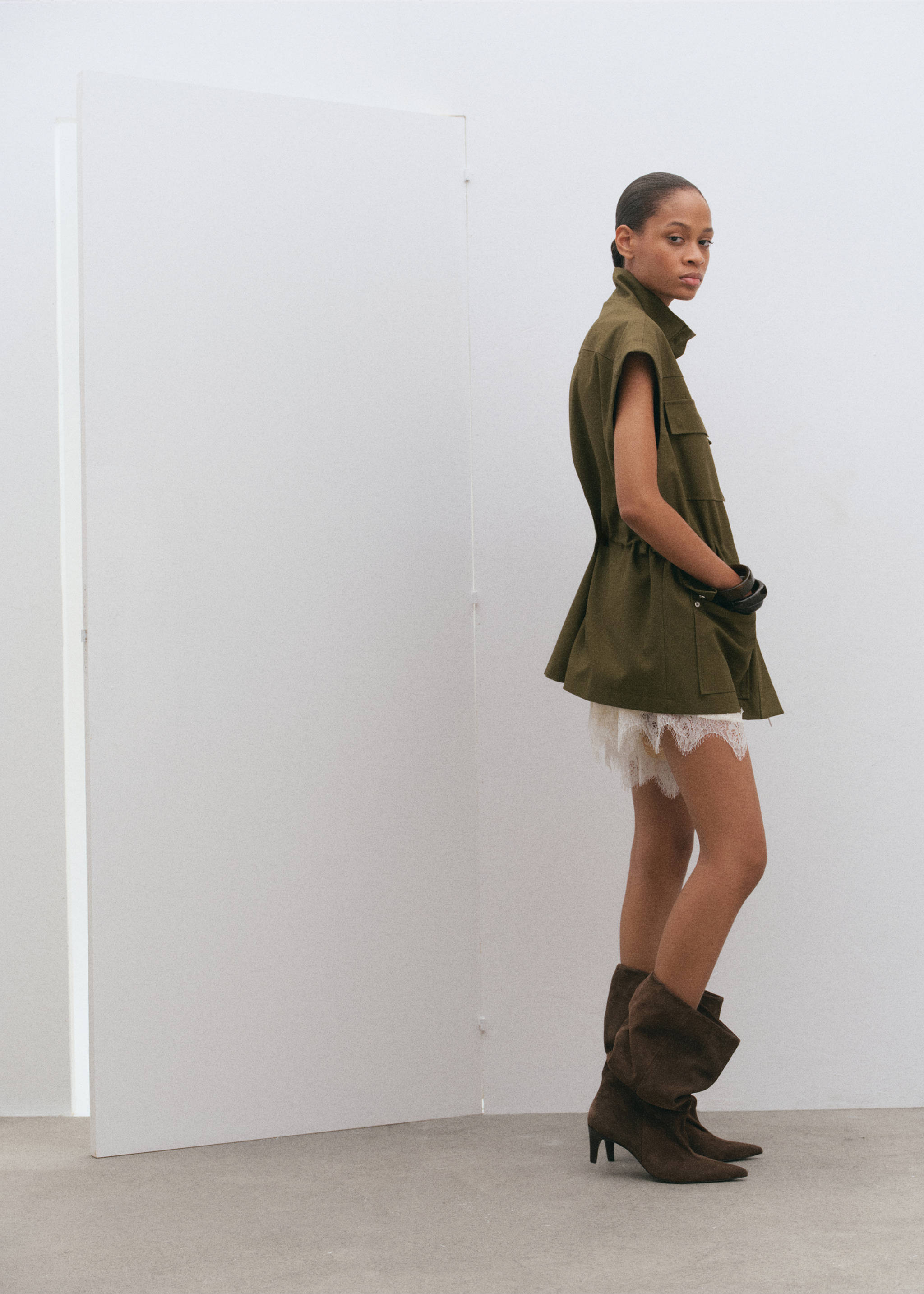 Gilet à col montant avec poches - Plan général, Kaki. Ref: 27084780-00.