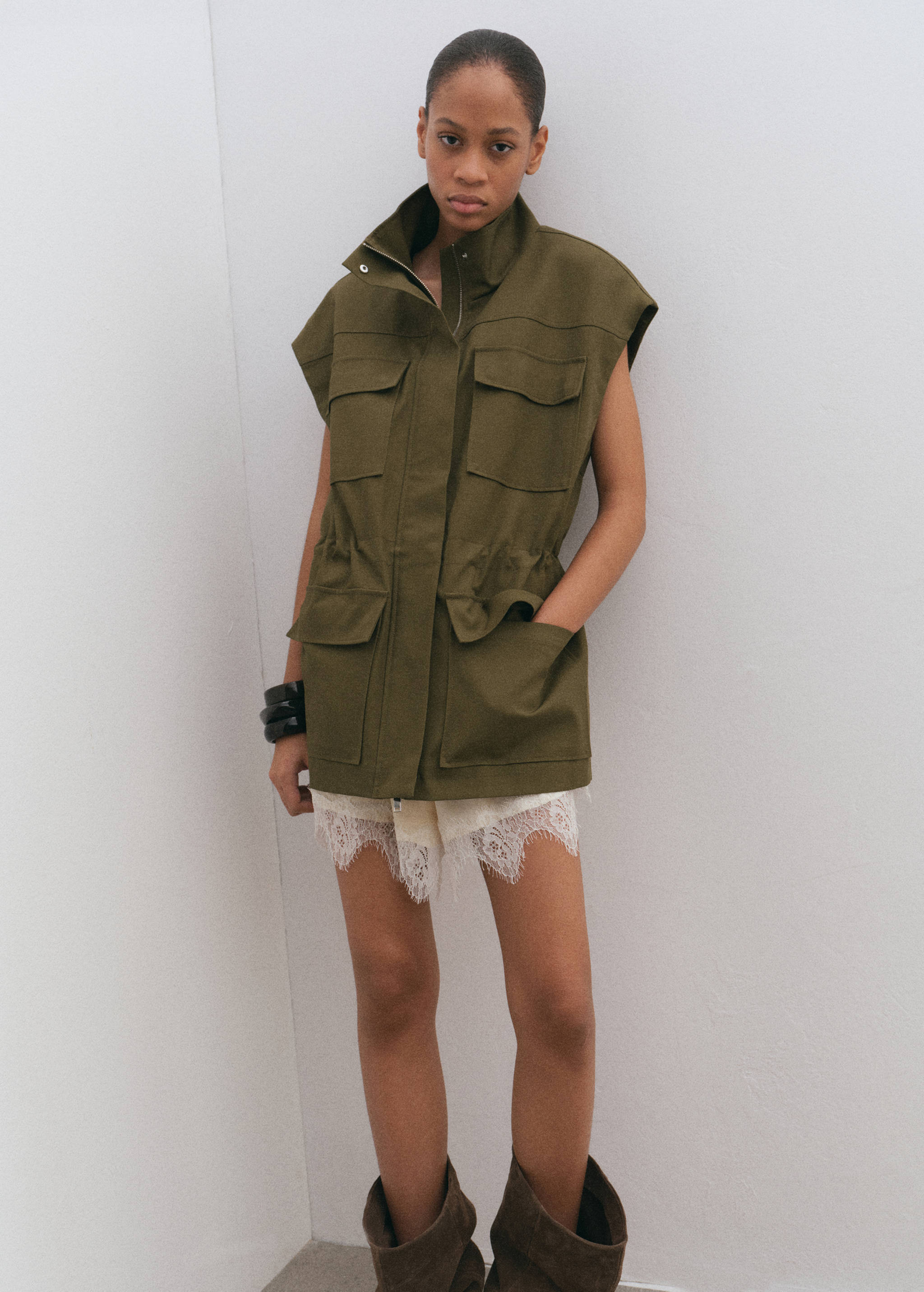 High neck waistcoat with pockets - Details of the article 6