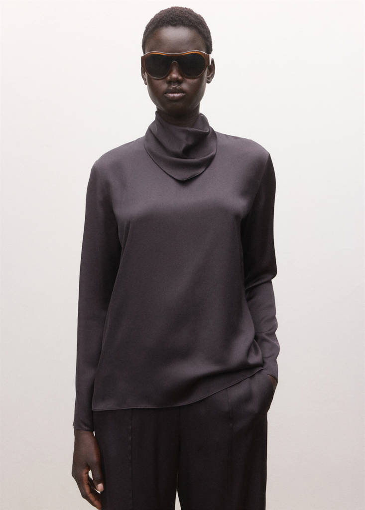 Satin blouse with a turtleneck — Brown
