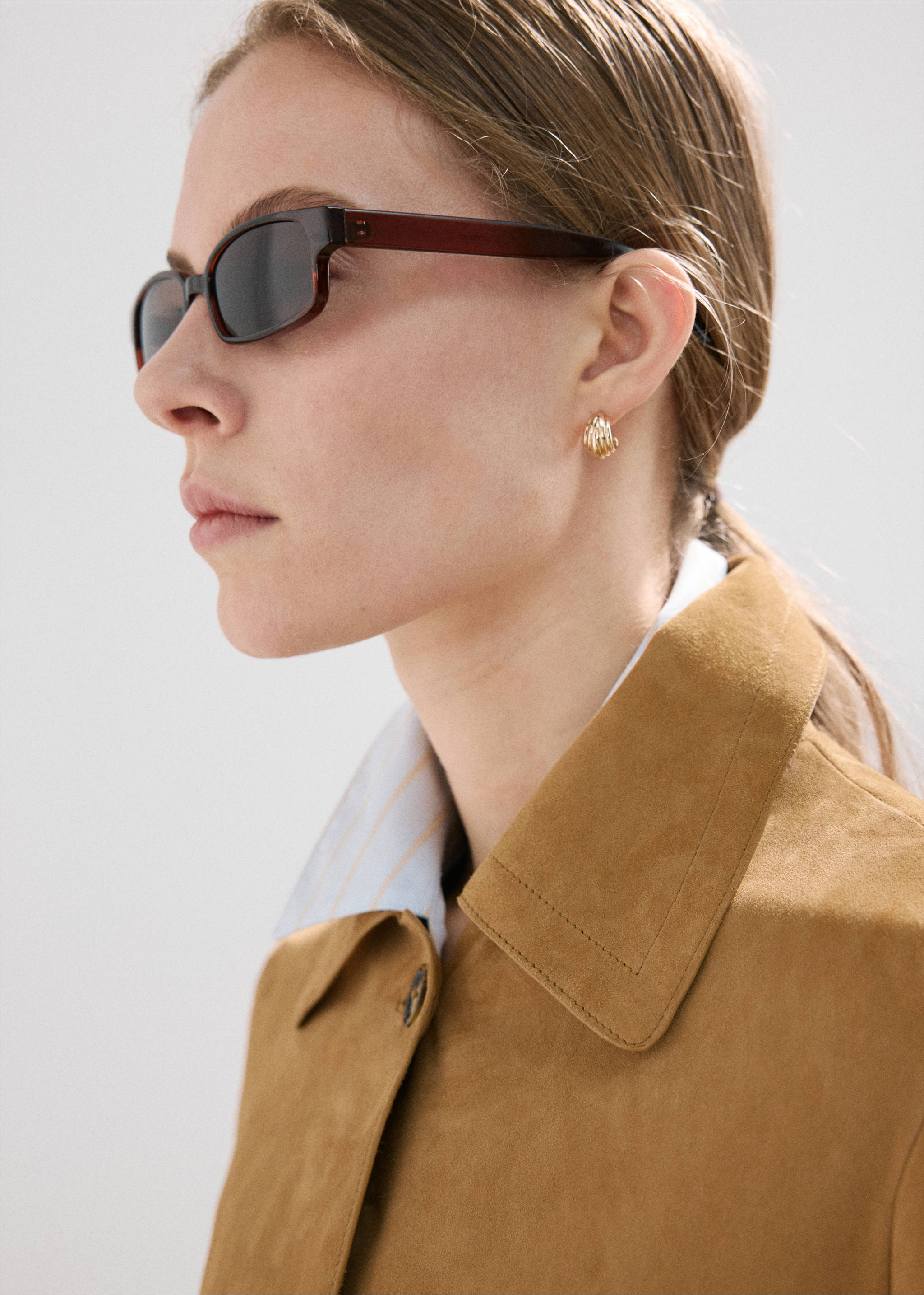 Chaqueta ante bolsillos - Detalle del artículo 1, Ocre. Ref: 27084788-01.