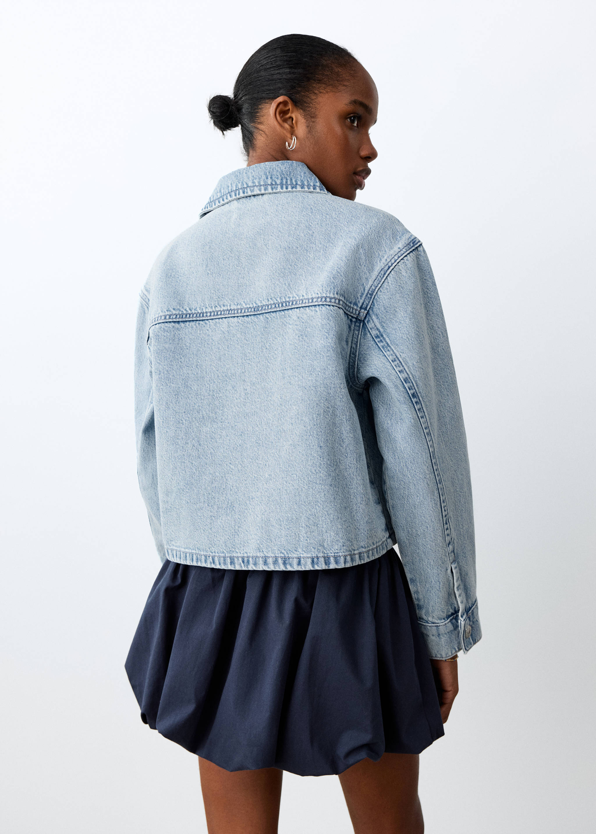 Denim jacket pockets - Reverse of the article