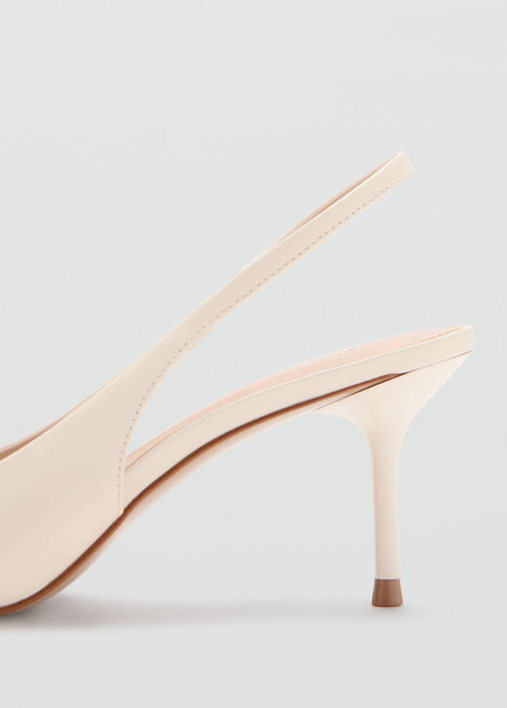 Patent heeled shoes — Ecru