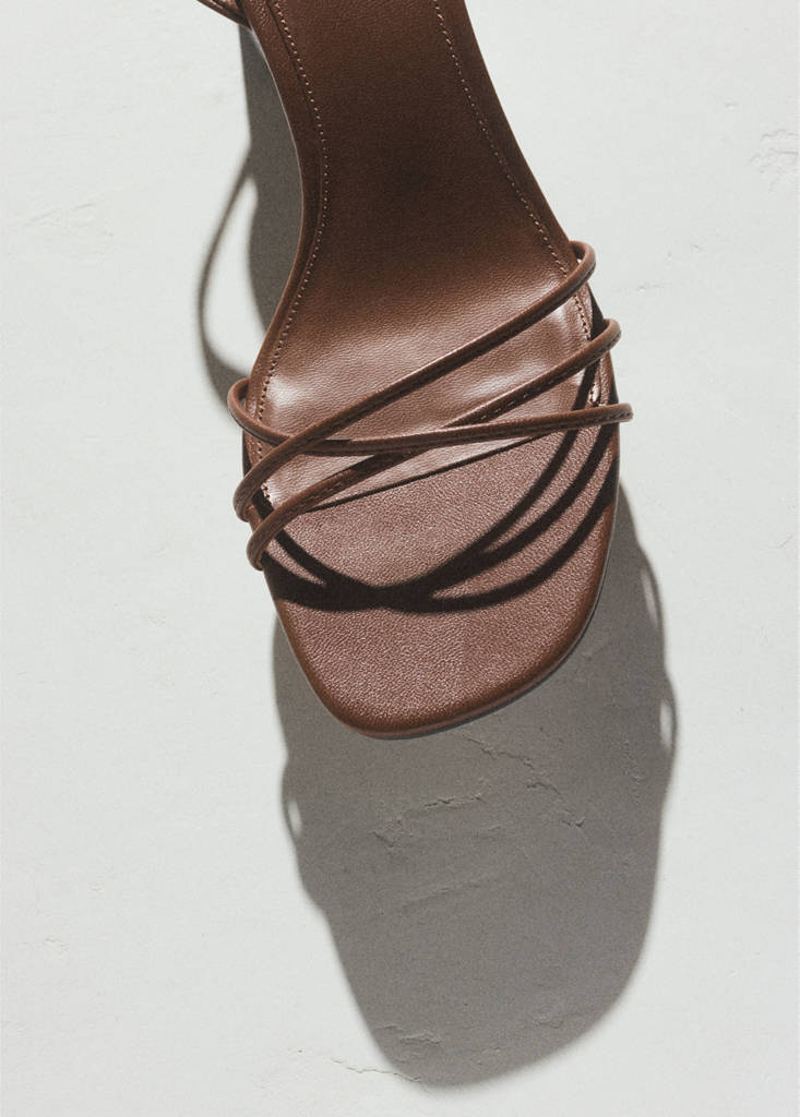Heeled sandals with straps — Leather