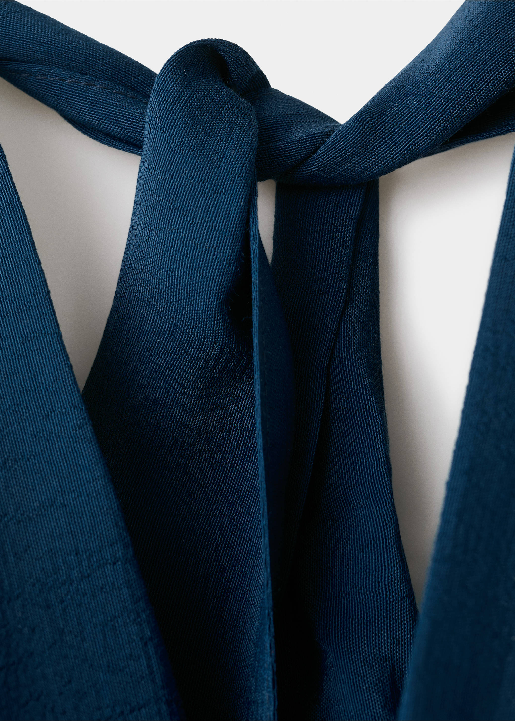 Open back halter jumpsuit - Details of the article 8, Dark Navy. Ref: 27085809-00.