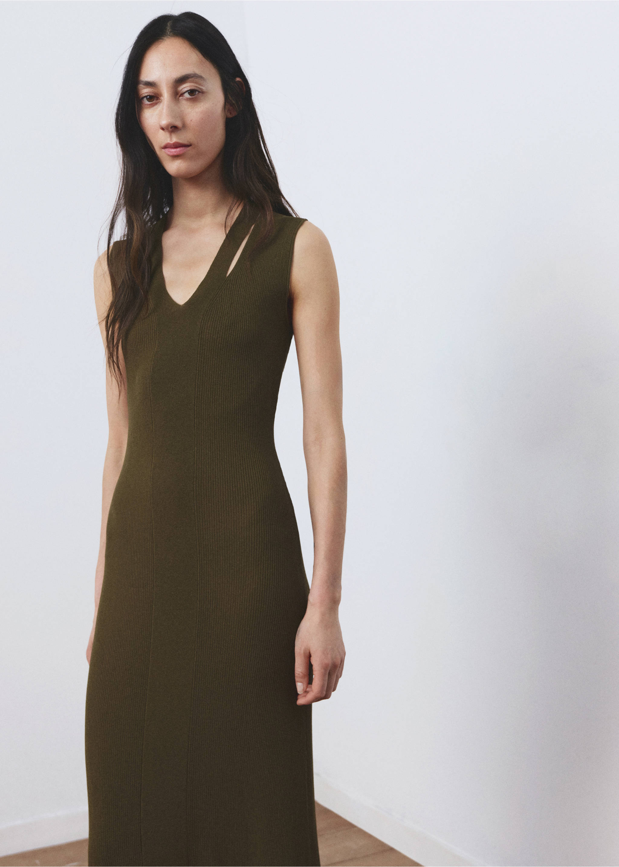 Vestido punto fino evasé - Plano medio, Khaki. Ref: 27085823-00.