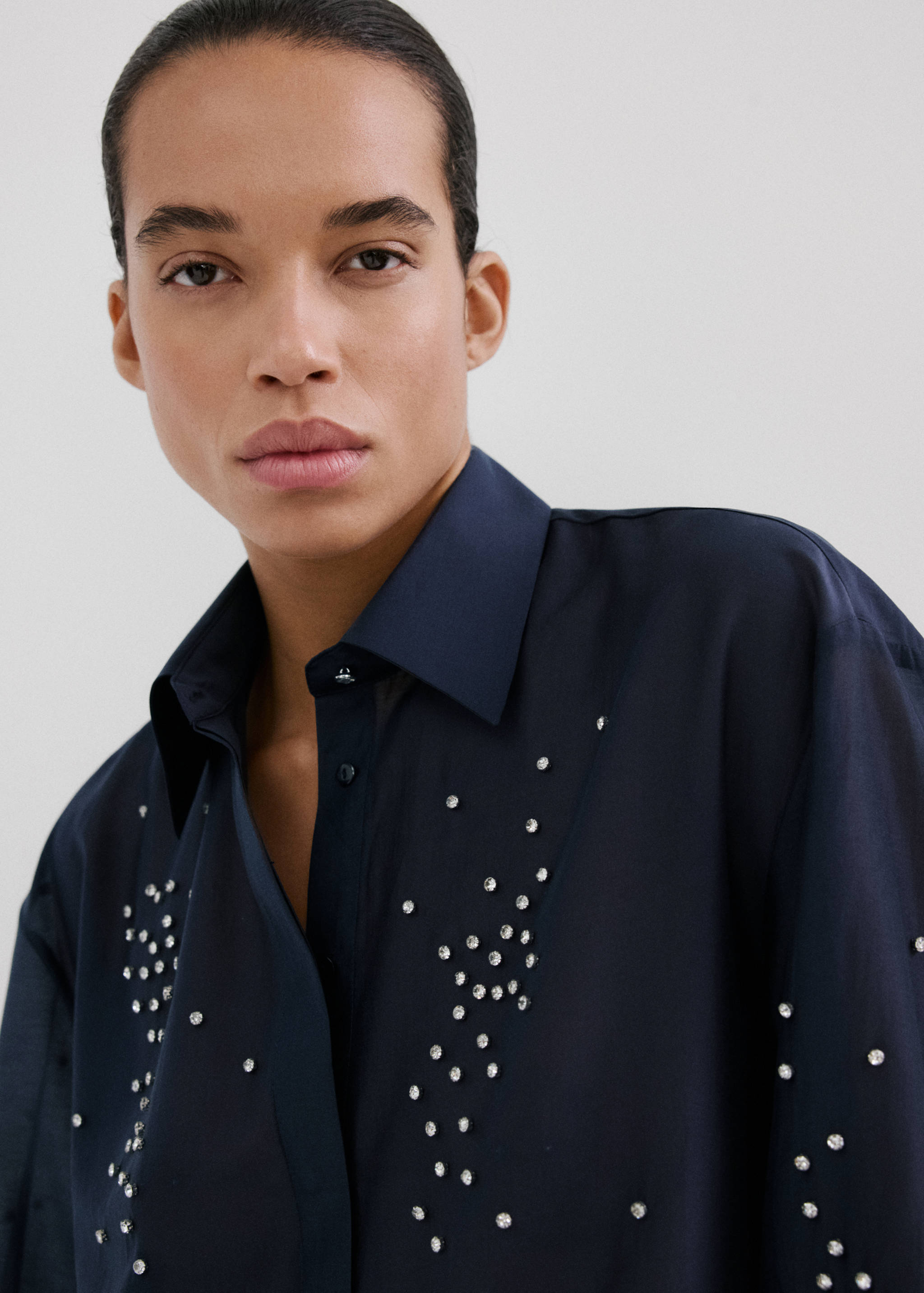 Lyocell shirt with rhinestones - Details of the article 1