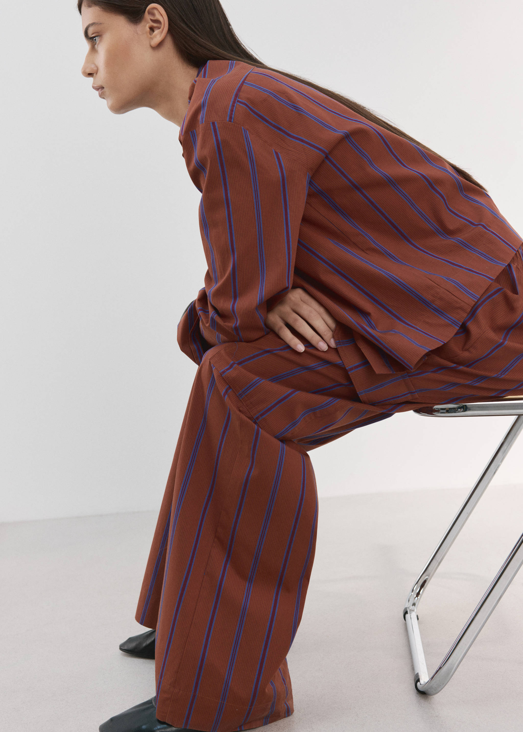 Pantalón cargo bolsillos laterales - Detalle del artículo 1