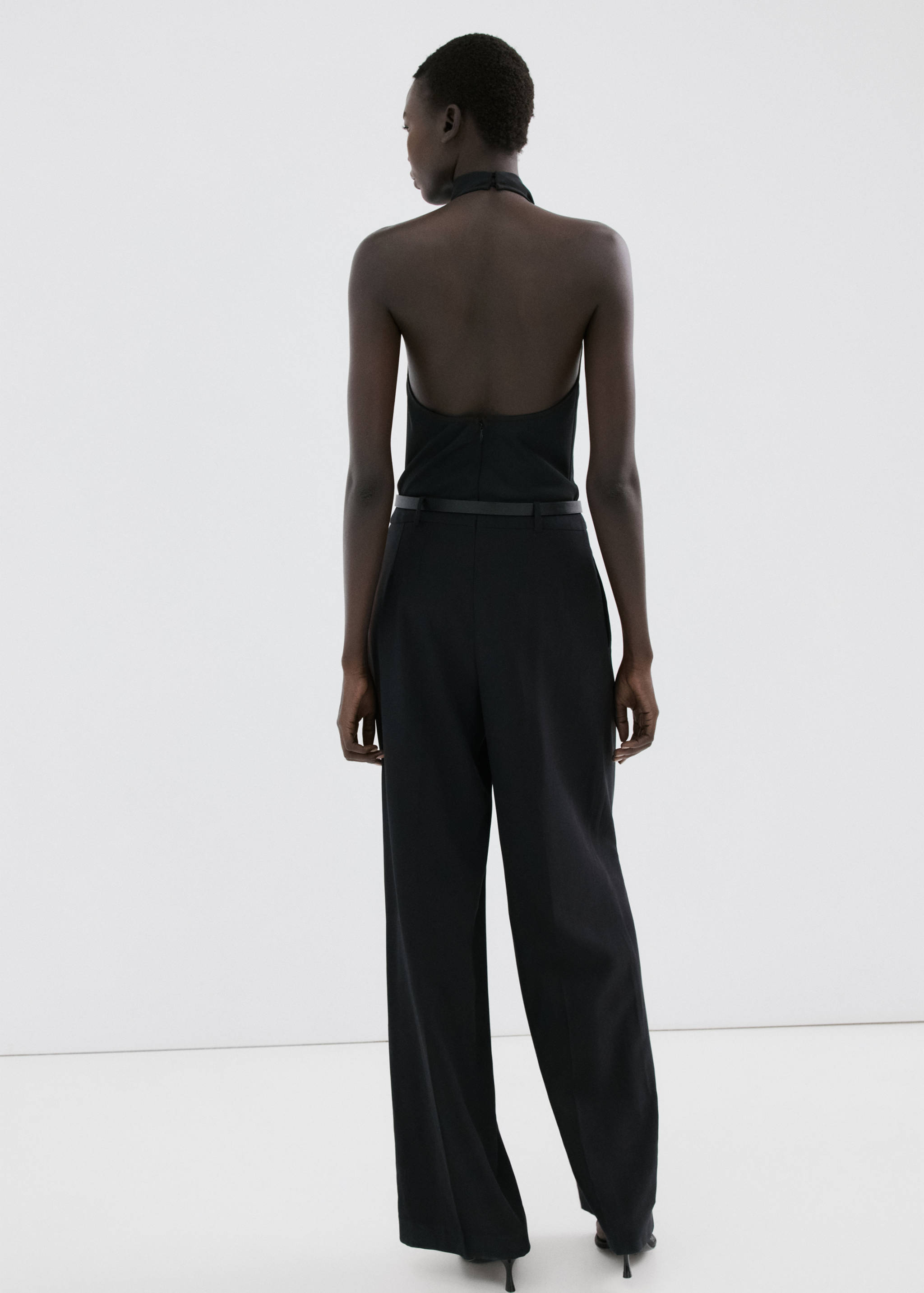 Jumpsuit met gecombineerd design en halternek - Achterkant van het artikel