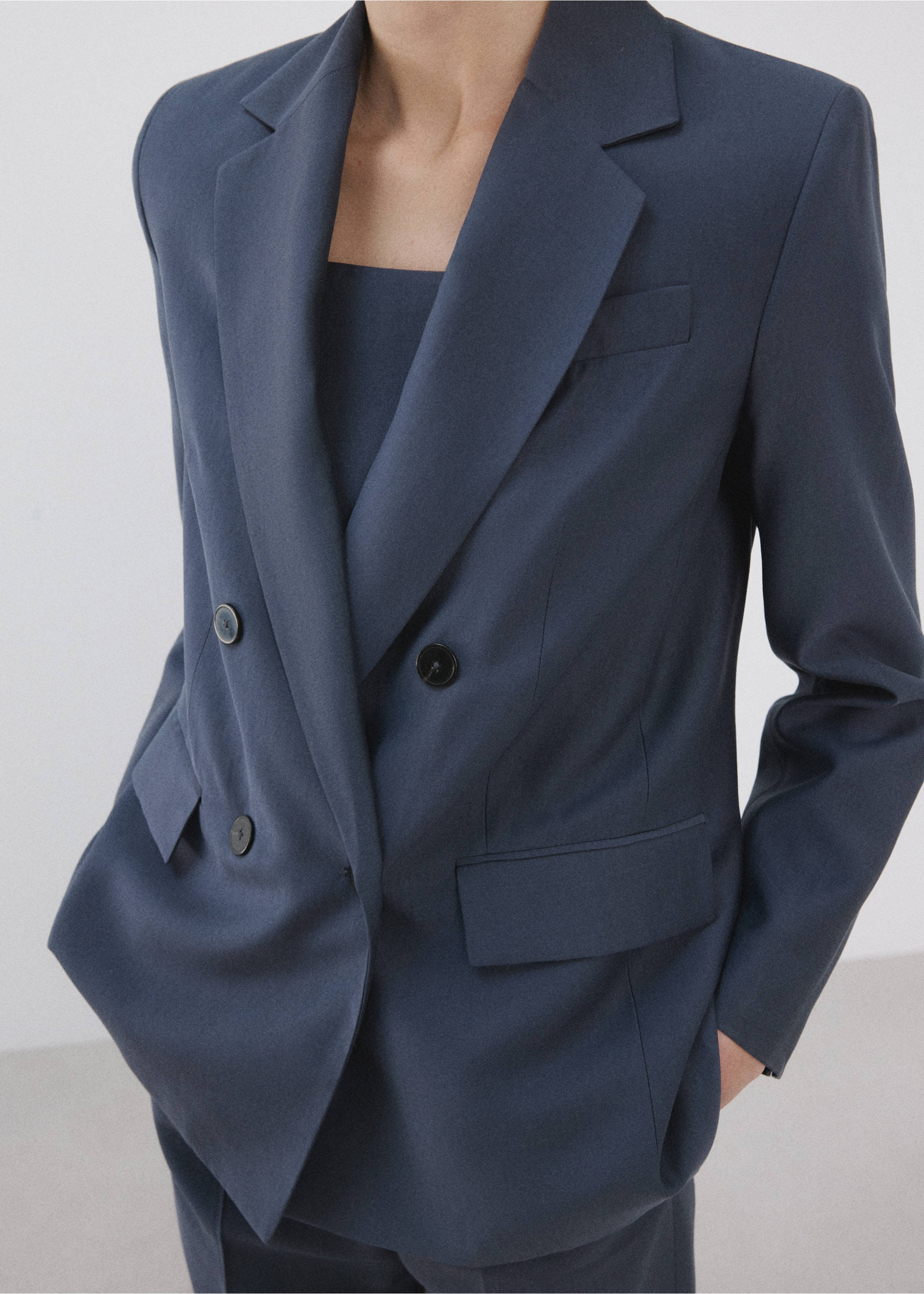 Blazer reto de fato de liocel - Pormenor do artigo 6, Azul. Ref: 27085832-00.