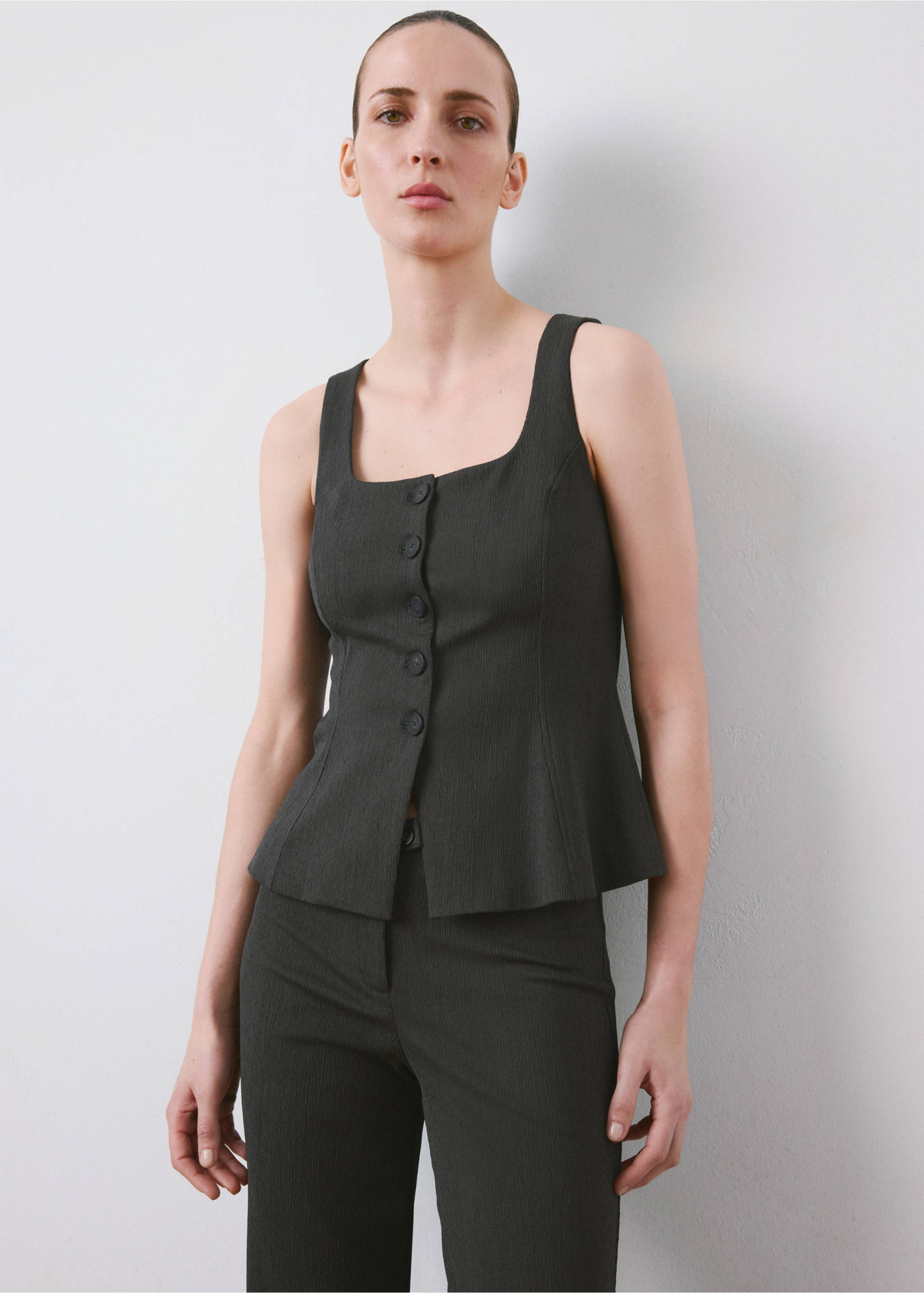 Straight mid-rise trousers - Details of the article 6, Grey. Ref: 27085833-00.