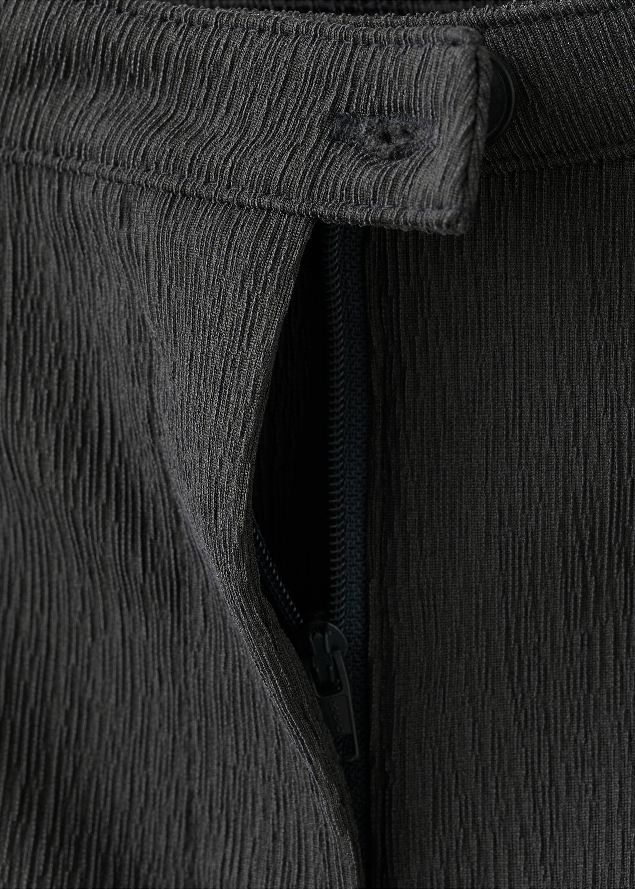 Straight mid-rise trousers - Details of the article 8, Grey. Ref: 27085833-00.