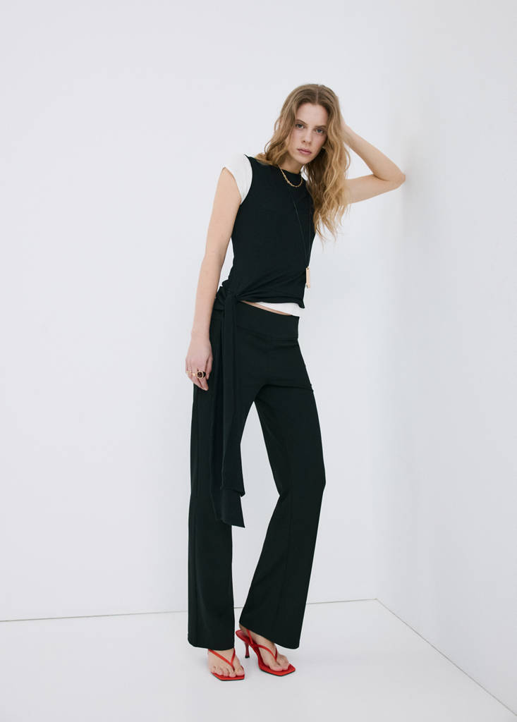 Mid-rise flare trousers — Black