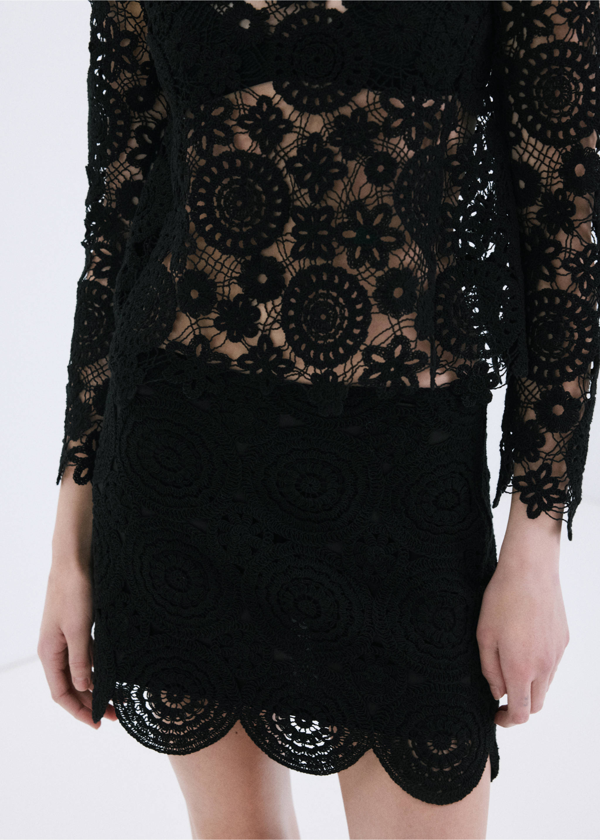 Crochet mini skirt - Medium plane, Black. Ref: 27085842-00.