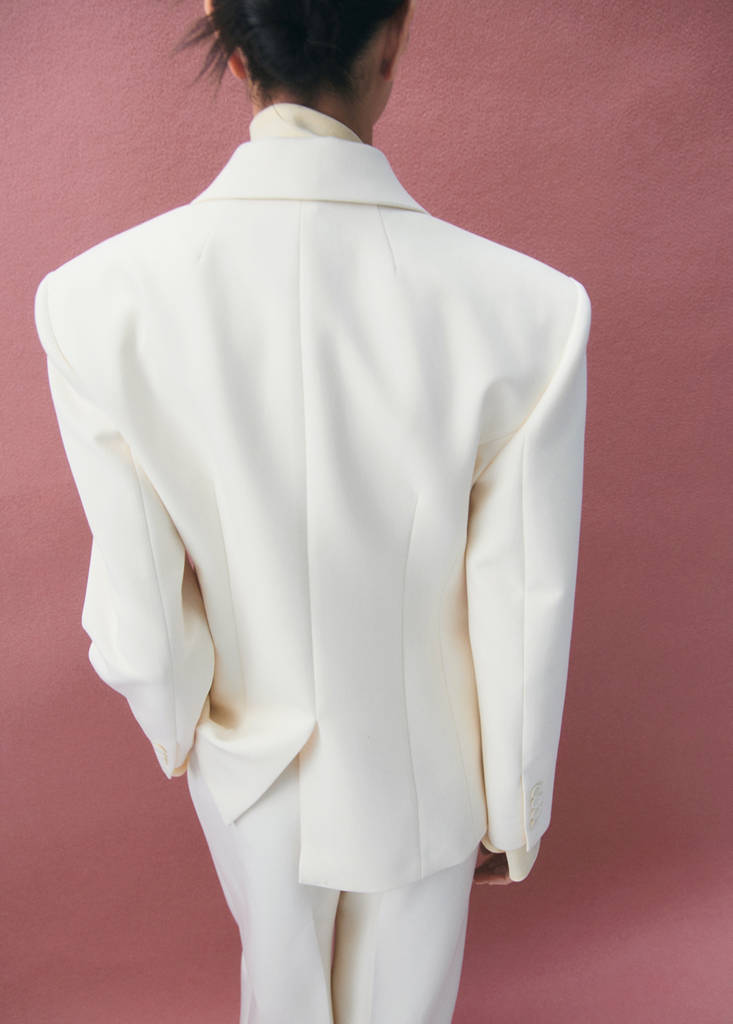 Fitted double-breasted blazer — Ecru