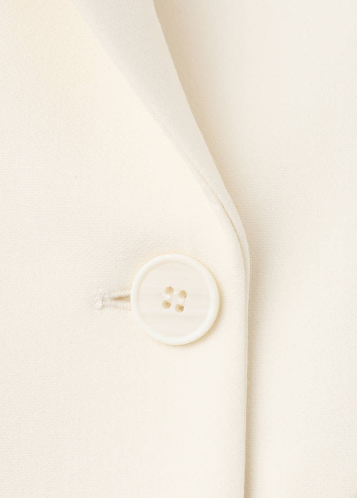 Fitted double-breasted blazer — Ecru