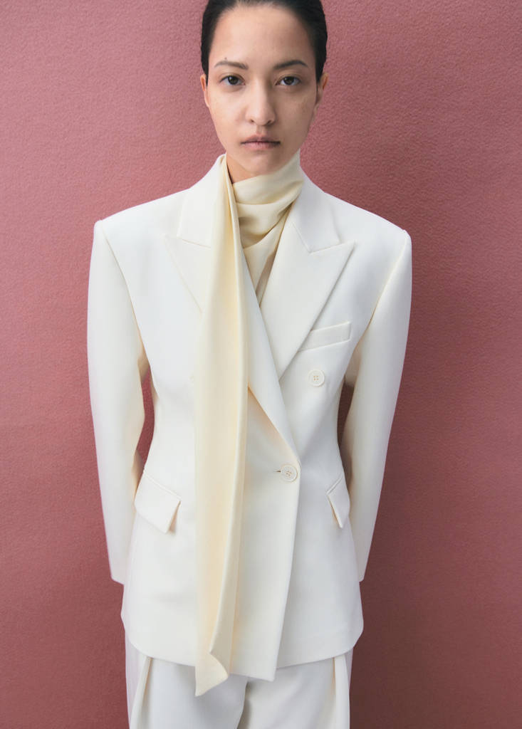 Fitted double-breasted blazer — Ecru