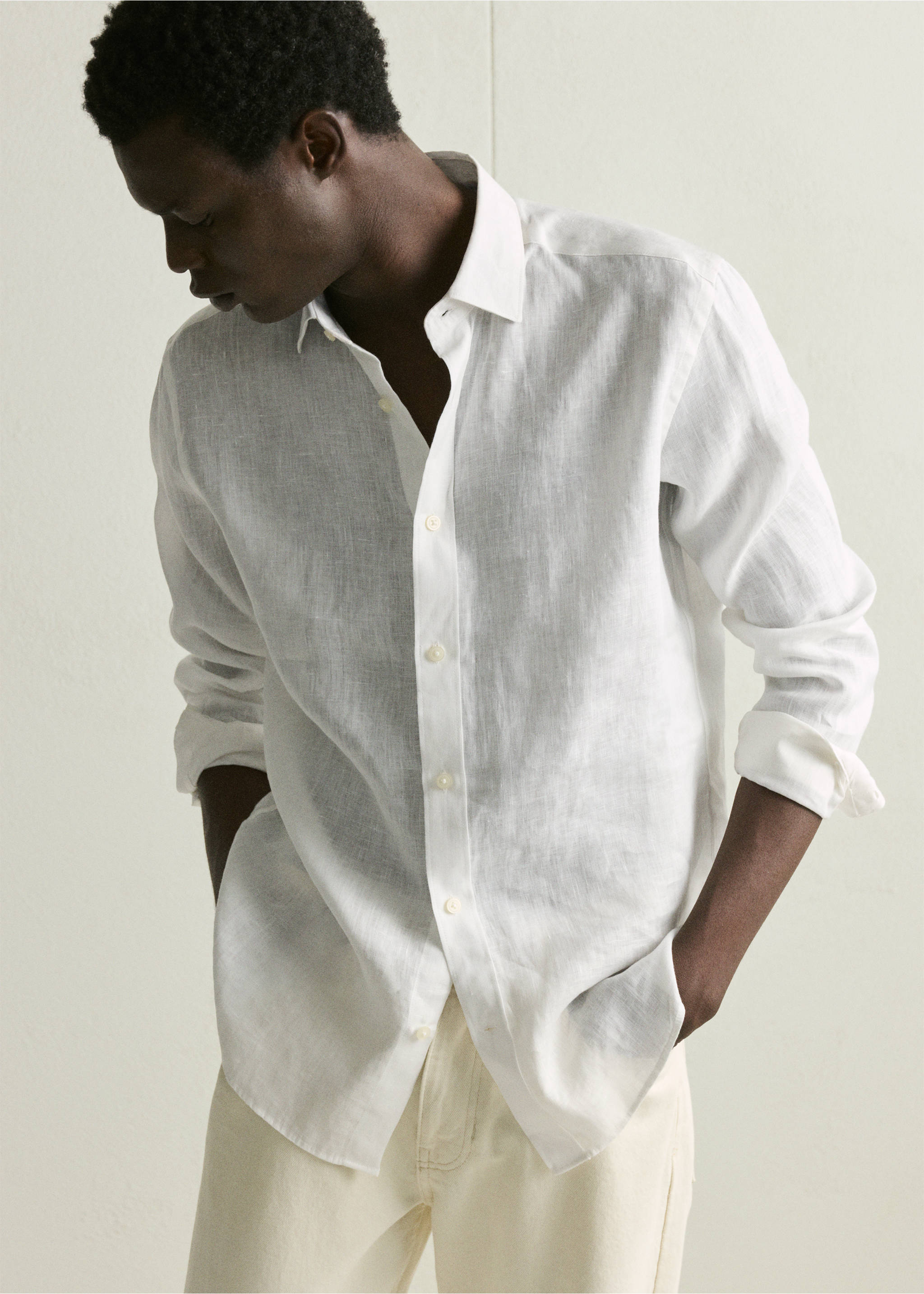 Regular-fit 100% linen shirt - Details of the article 5, White. Ref: 27085939-00.