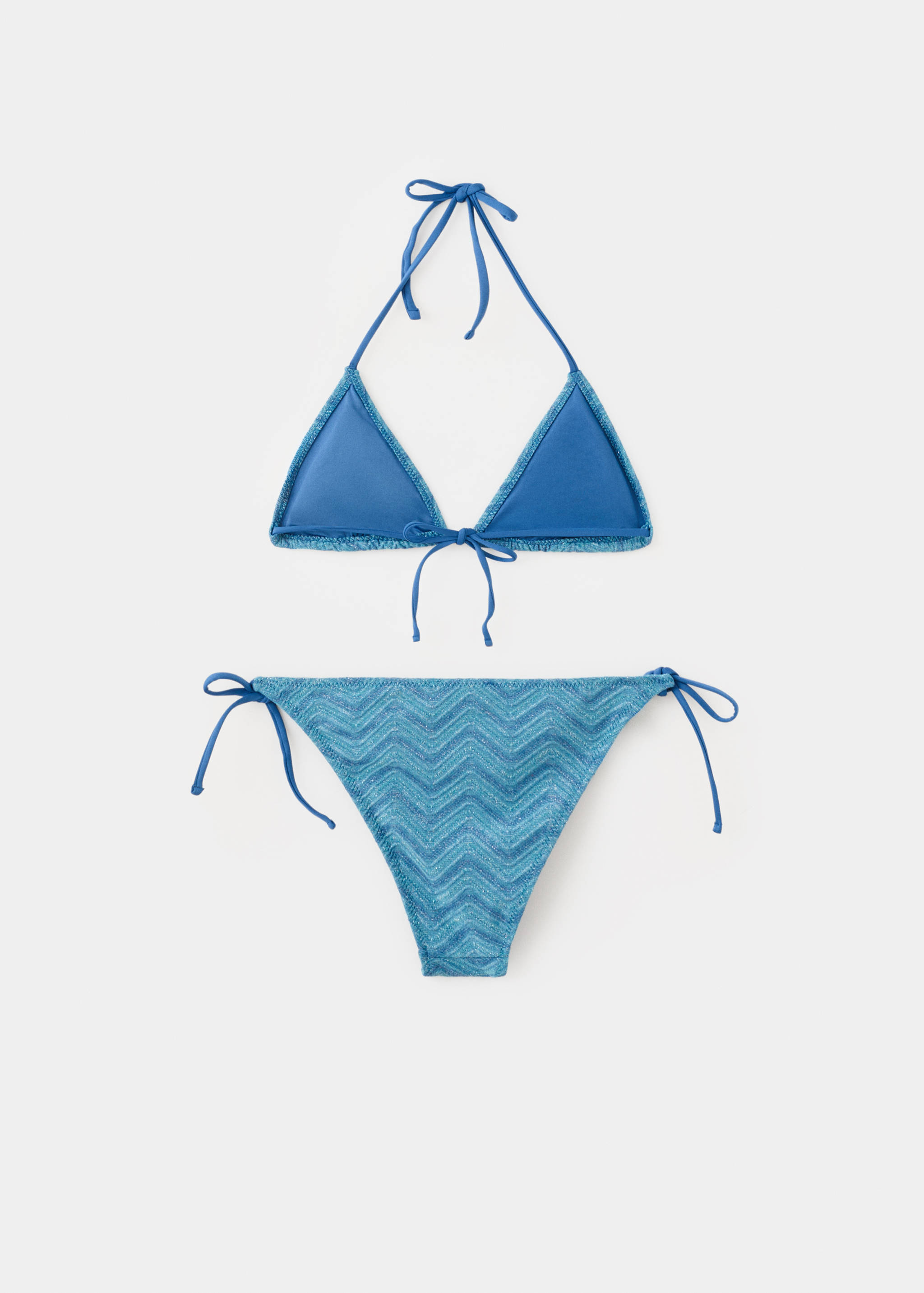 Textured bikini with medium-coverage bottoms - Reverse of the article