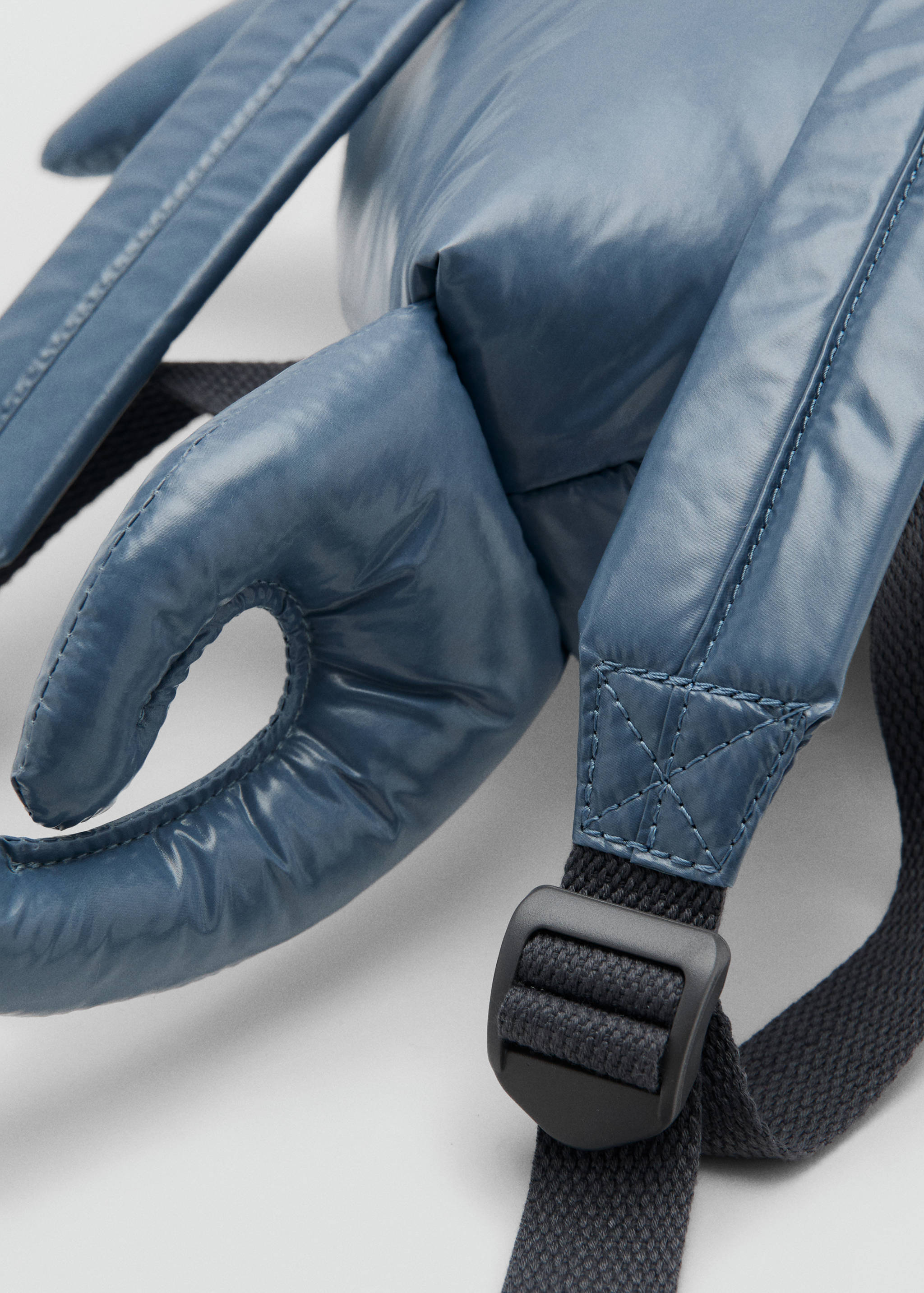 Mochila tiburón - Detalle del artículo 3