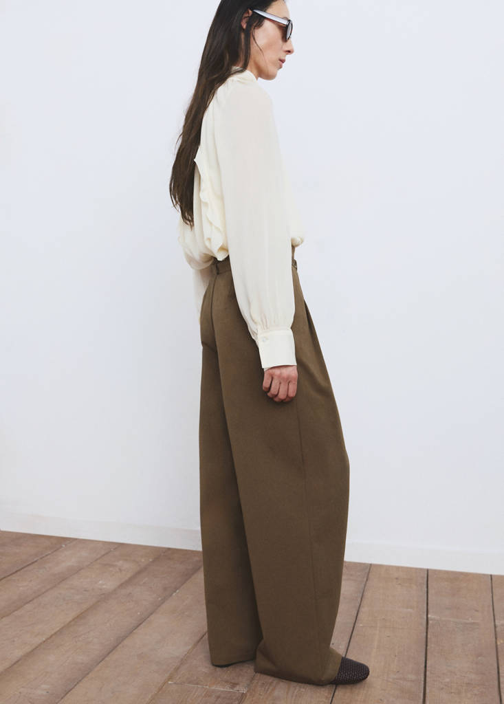 Trousers with belt loops — Khaki