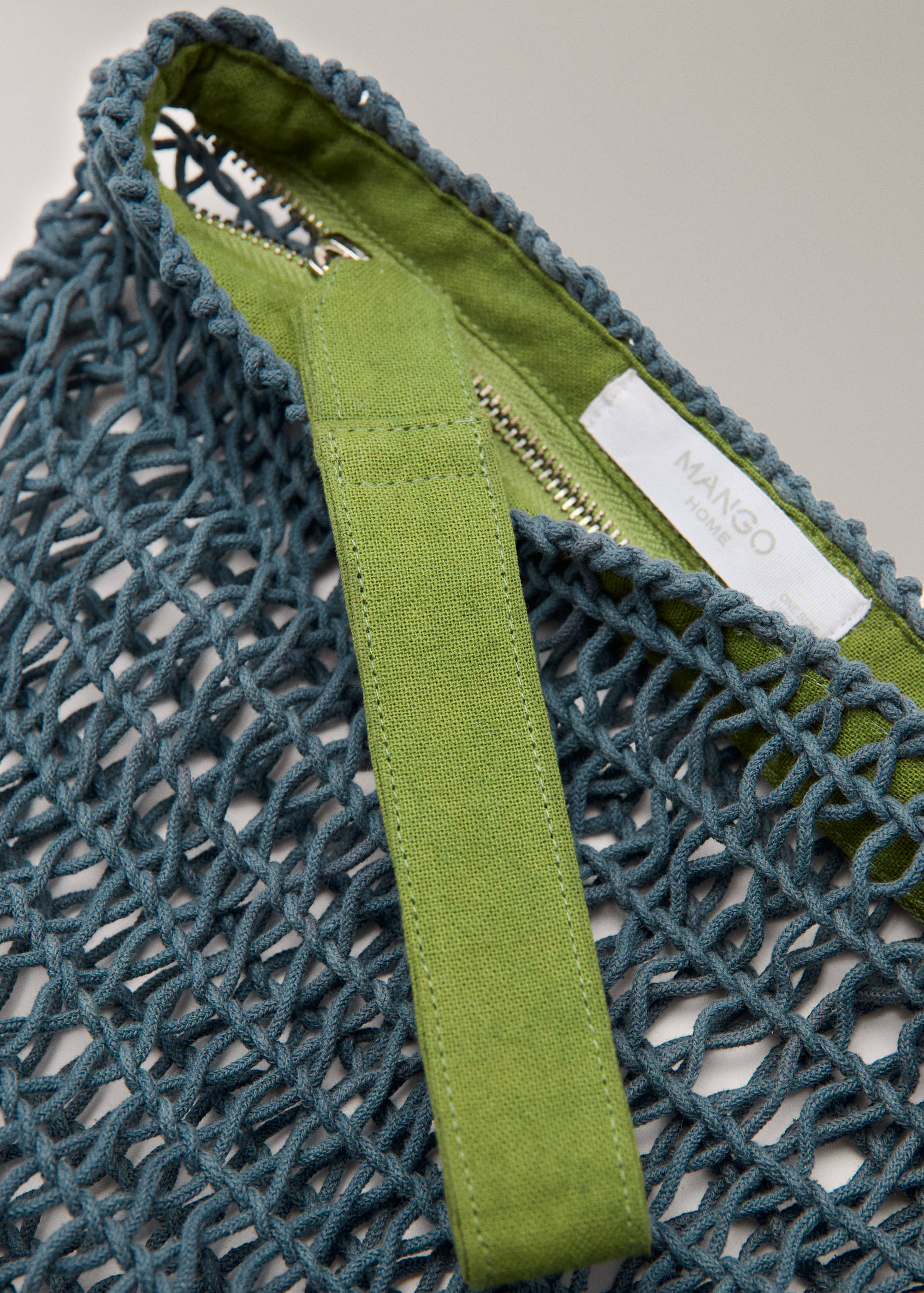 Red cotton wash bag - Details of the article 1