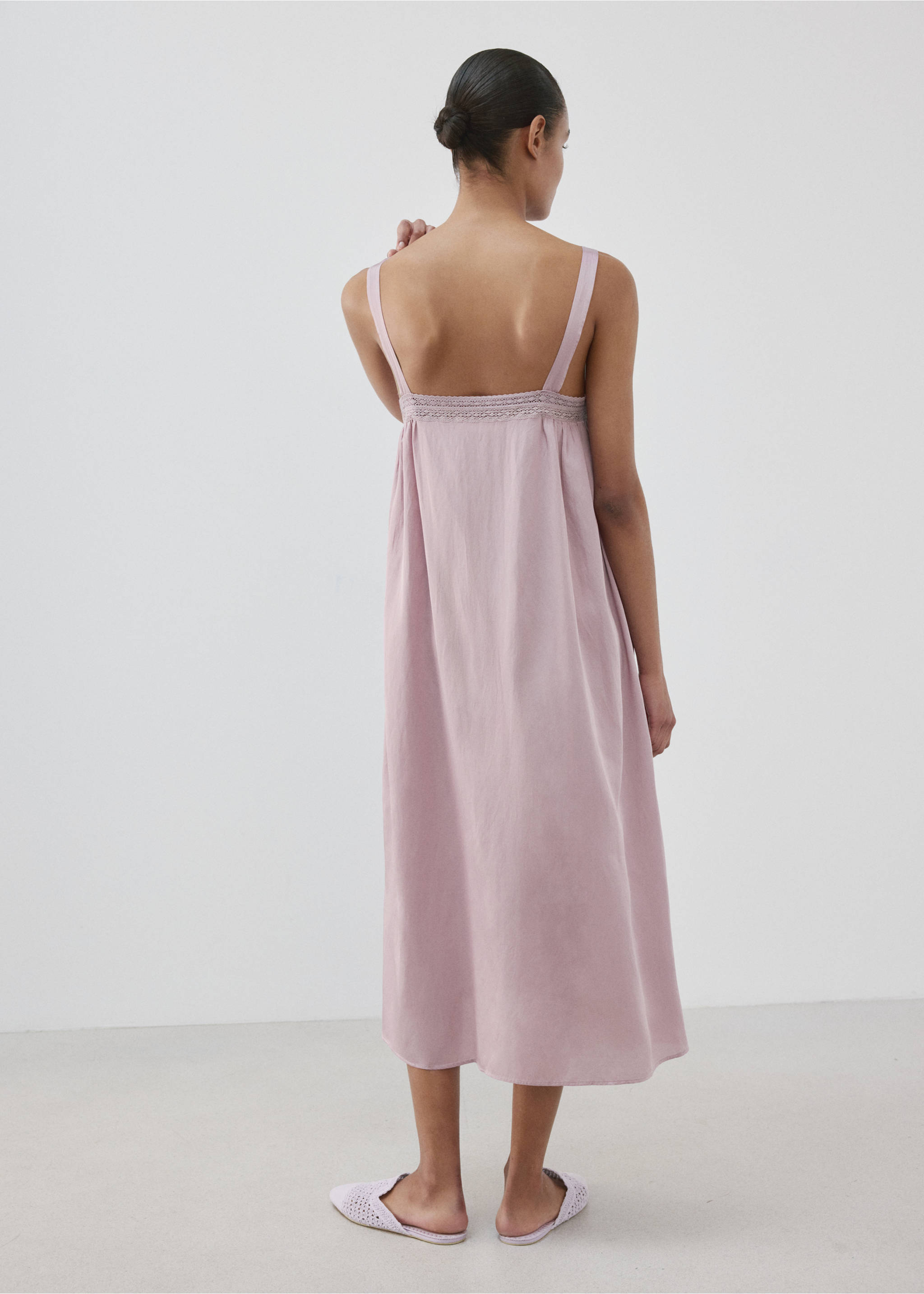 Chemise de nuit détails ajourés - Verso de l’article, Violet. Ref: 27085980-00.