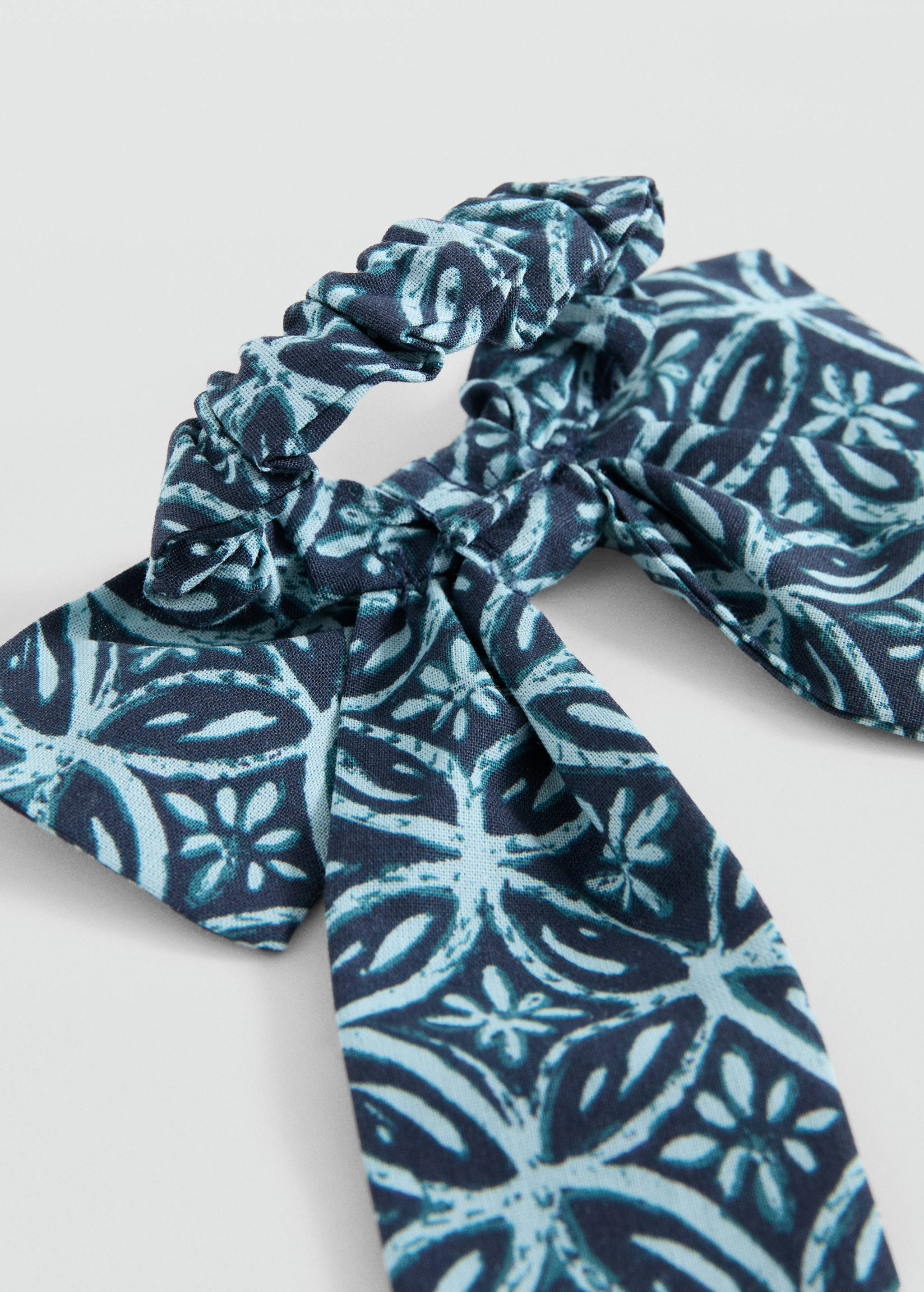 Bow hair tie - Details of the article 1