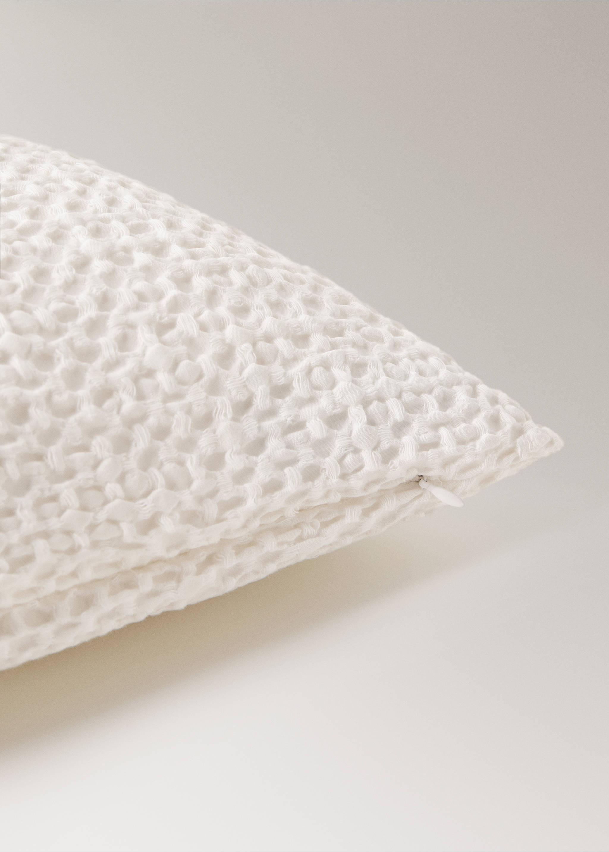 Funda cojín cama algodón waffle garment dye 50x50 cm - Detalle del artículo 2, Crudo. Ref: 27085989-00.