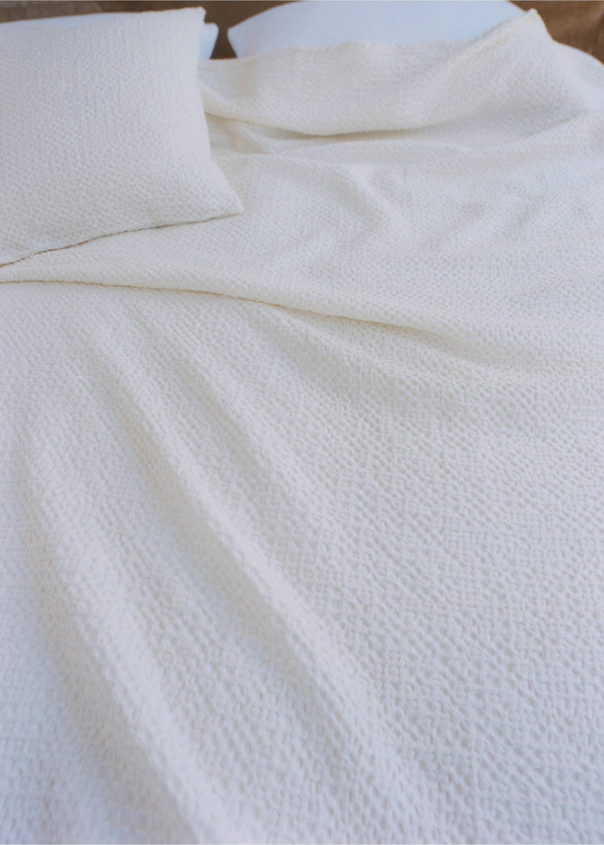 Housse de coussin de lit en coton effet waffle garment dye 50 x 50 cm - Détail de l'article 5, Écru. Ref: 27085989-00.