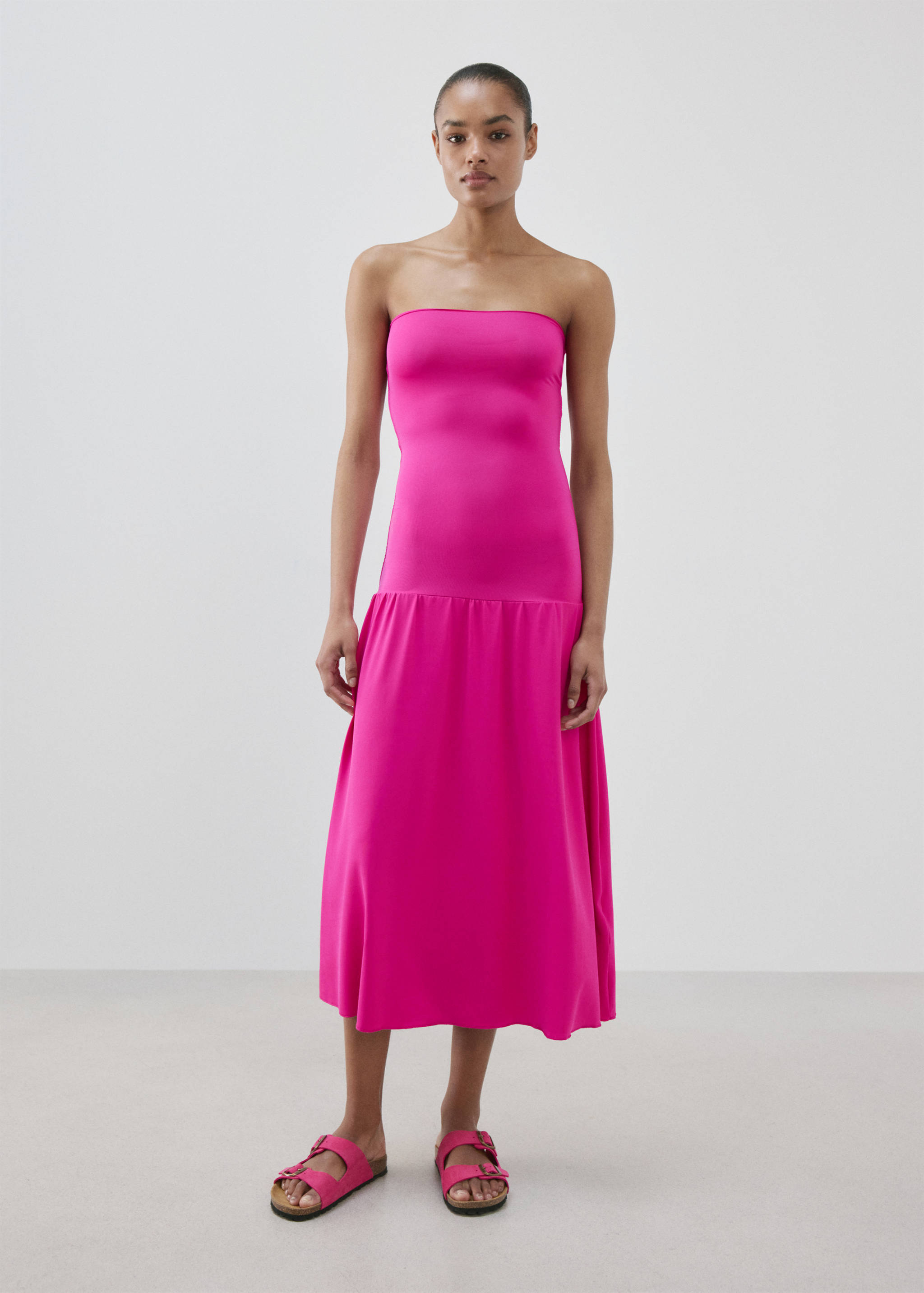 Gaun midi strapless - Tampilan Umum