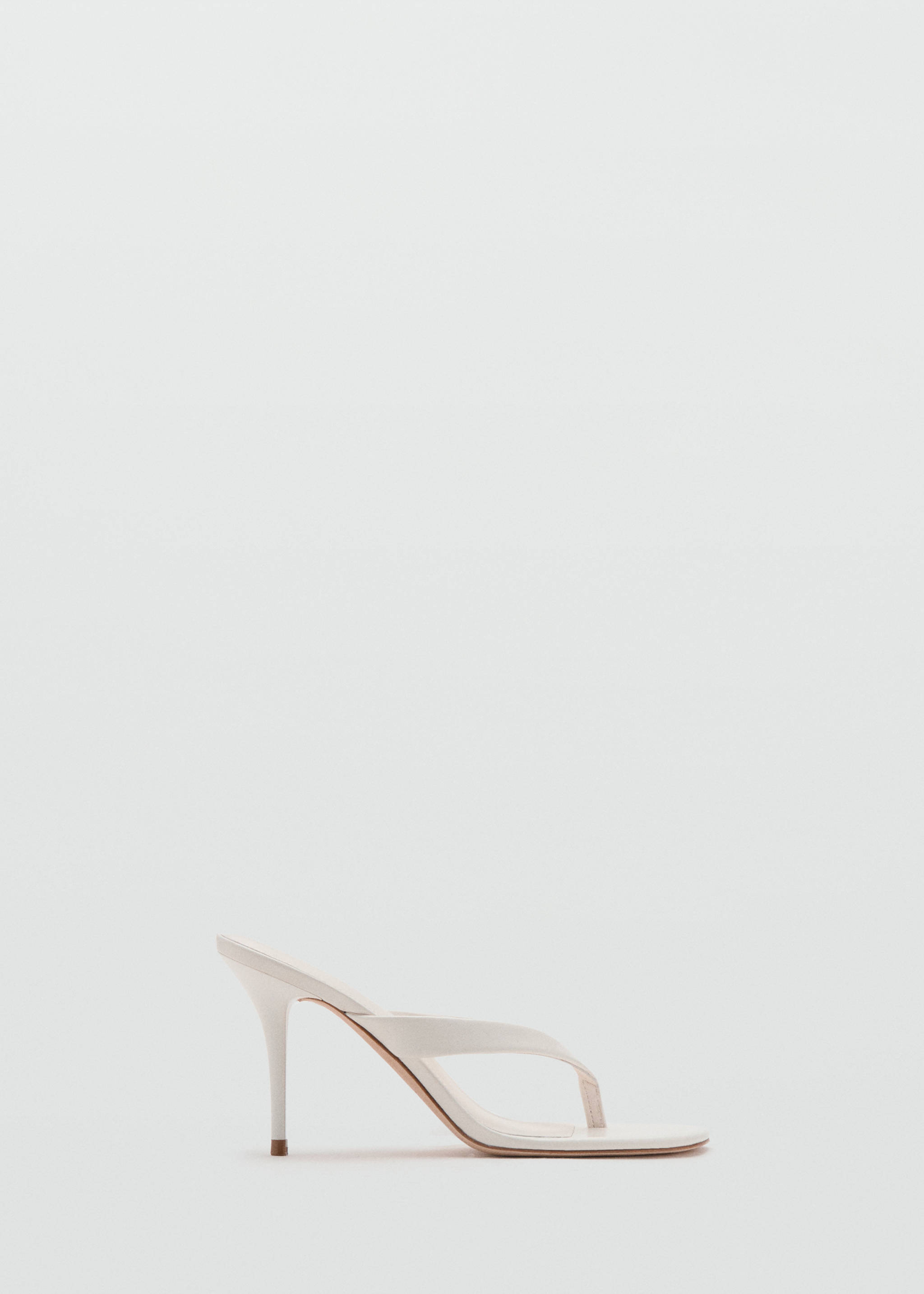 Lederriemensandale mit Absatz - Artikel ohne Model