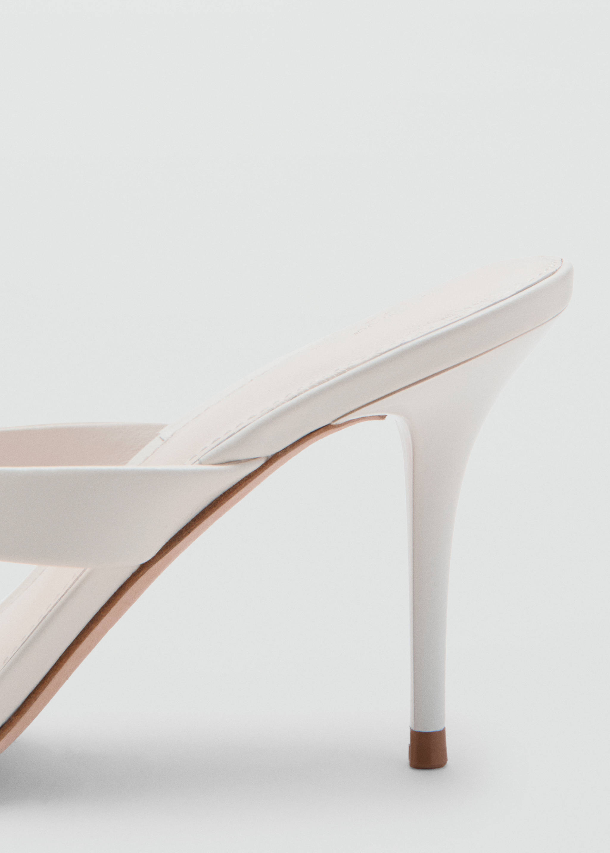 Lederriemensandale mit Absatz - Detail des Artikels 1